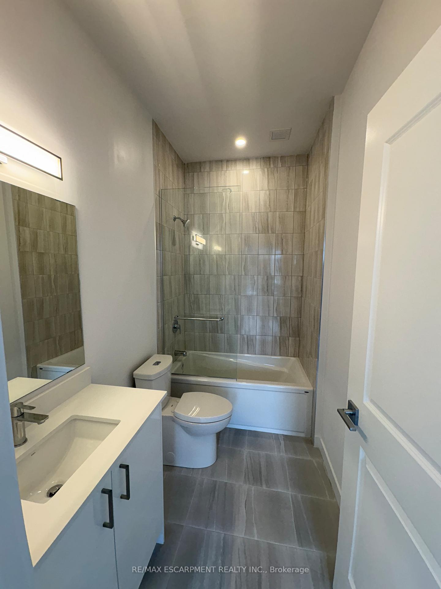 Photo 5 of Unit 417, 7549A Kalar Road, Niagara Falls, Brown — HOMEH