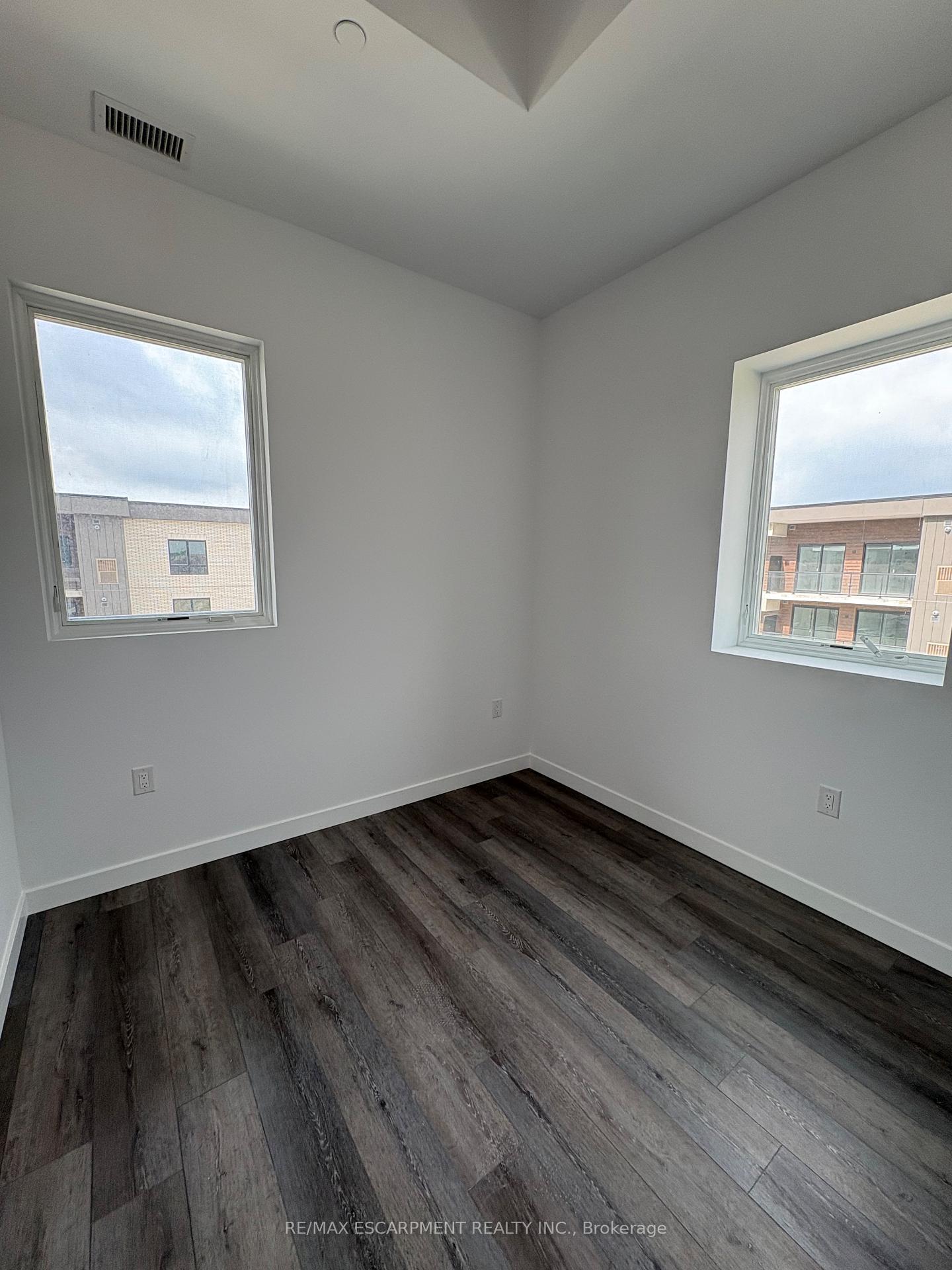 Photo 2 of Unit 417, 7549A Kalar Road, Niagara Falls, Brown — HOMEH
