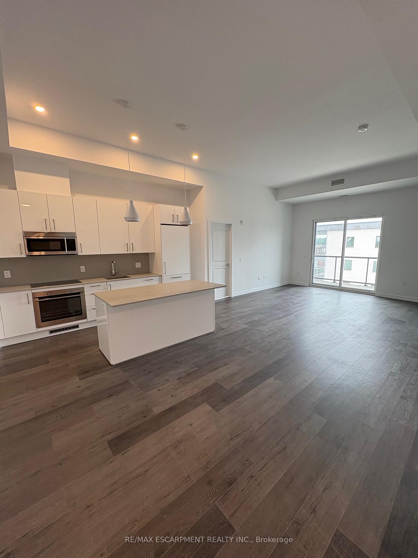 Front of Unit 410, 7549A Kalar Road
