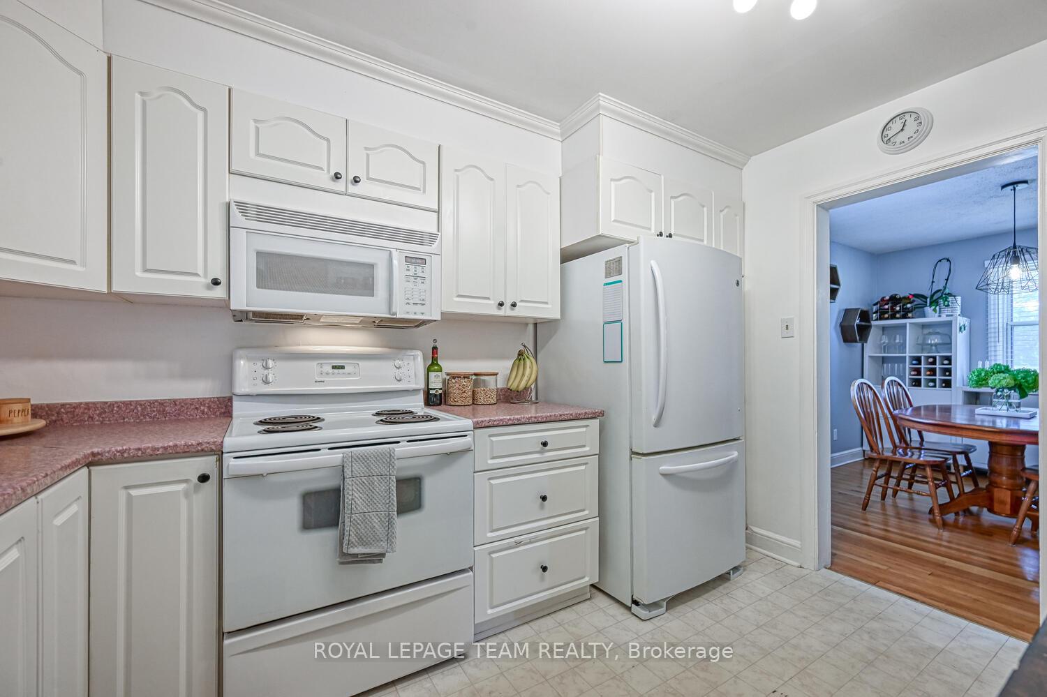 Photo 11 of 23 Norice Street, Ottawa, Meadowlands/Crestview — HOMEH