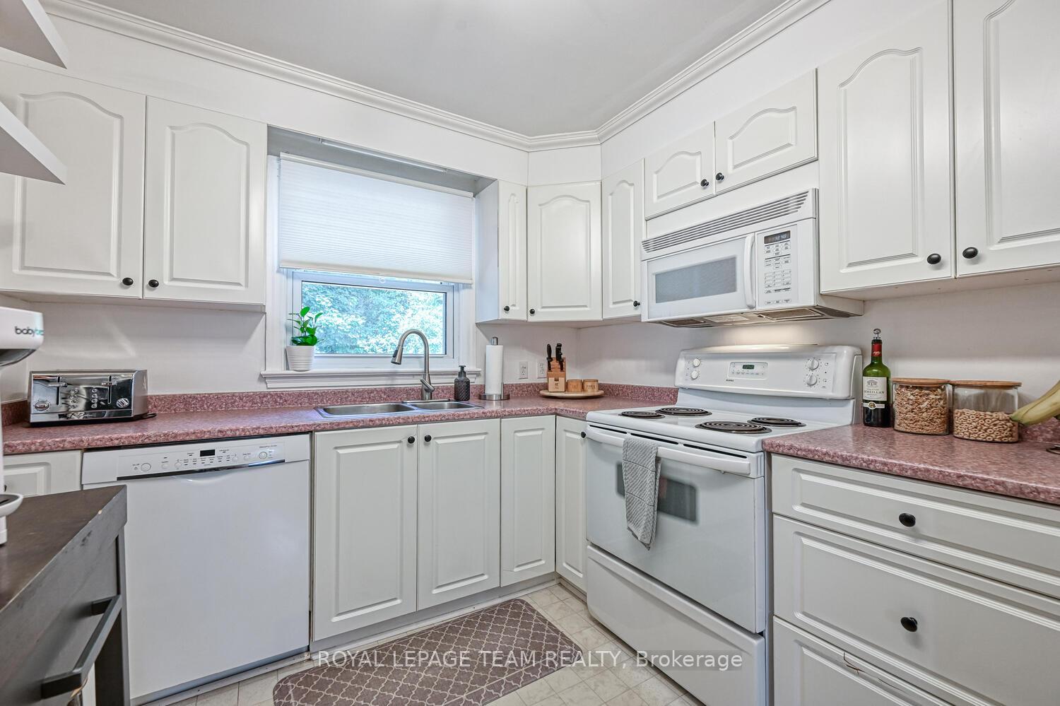 Photo 12 of 23 Norice Street, Ottawa, Meadowlands/Crestview — HOMEH