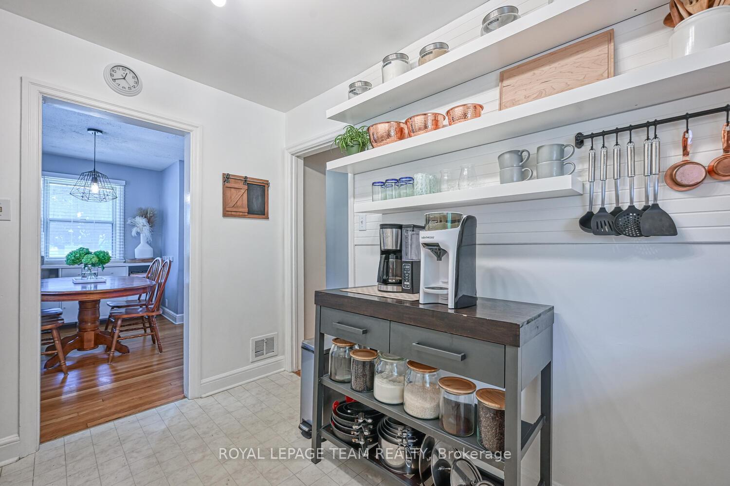 Photo 14 of 23 Norice Street, Ottawa, Meadowlands/Crestview — HOMEH