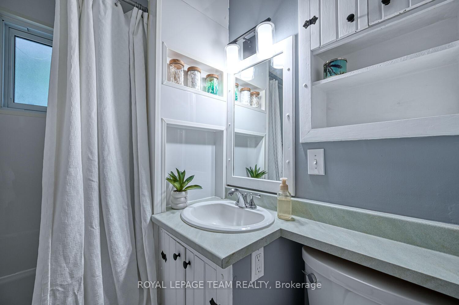 Photo 15 of 23 Norice Street, Ottawa, Meadowlands/Crestview — HOMEH