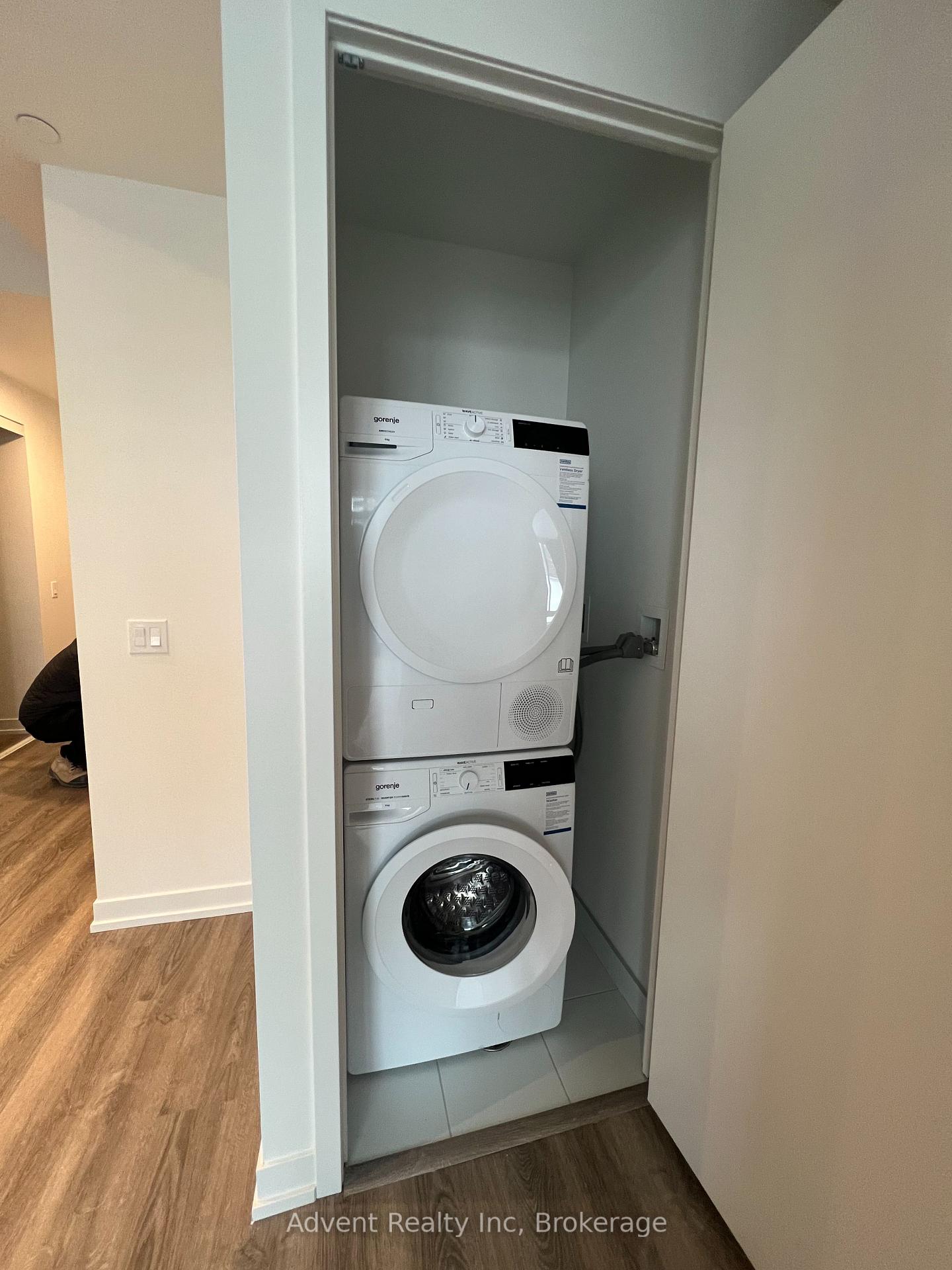 Photo 10 of Unit 4201, 195 Commerce Street, Vaughan, Vaughan Corporate Centre — HOMEH