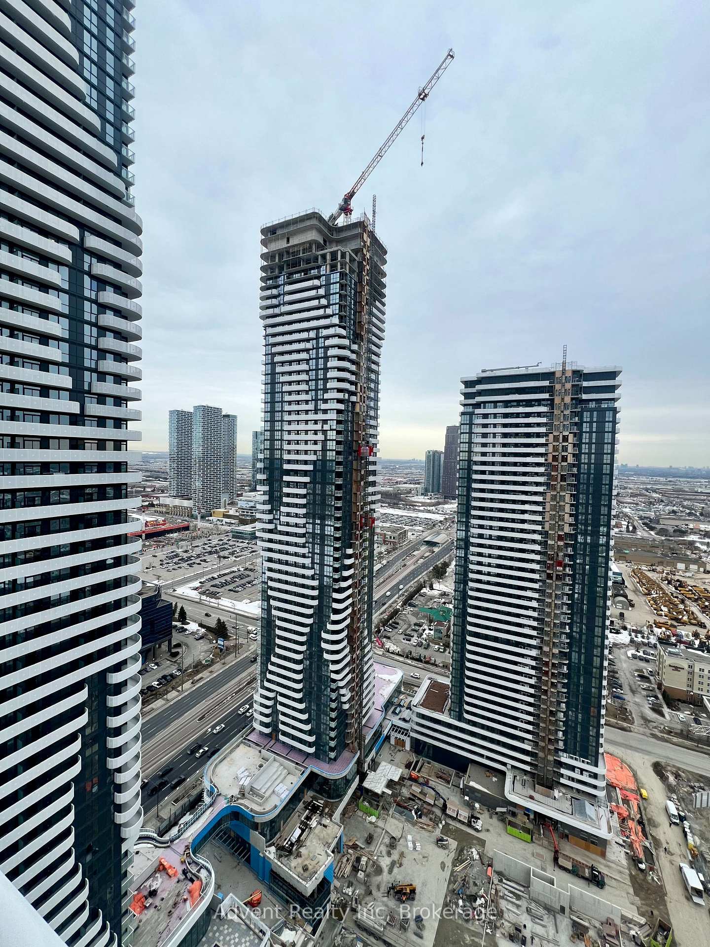 Photo 8 of Unit 4201, 195 Commerce Street, Vaughan, Vaughan Corporate Centre — HOMEH