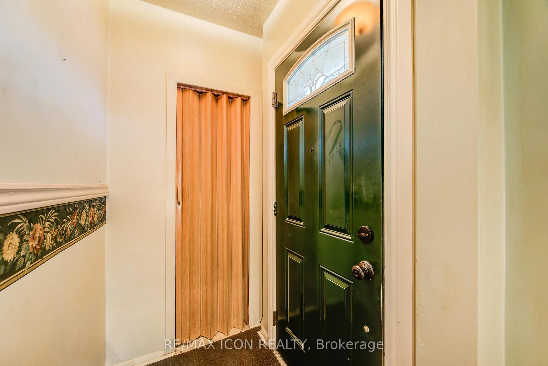 Photo 8 of 105 Lorne Crescent, Kitchener — HOMEH