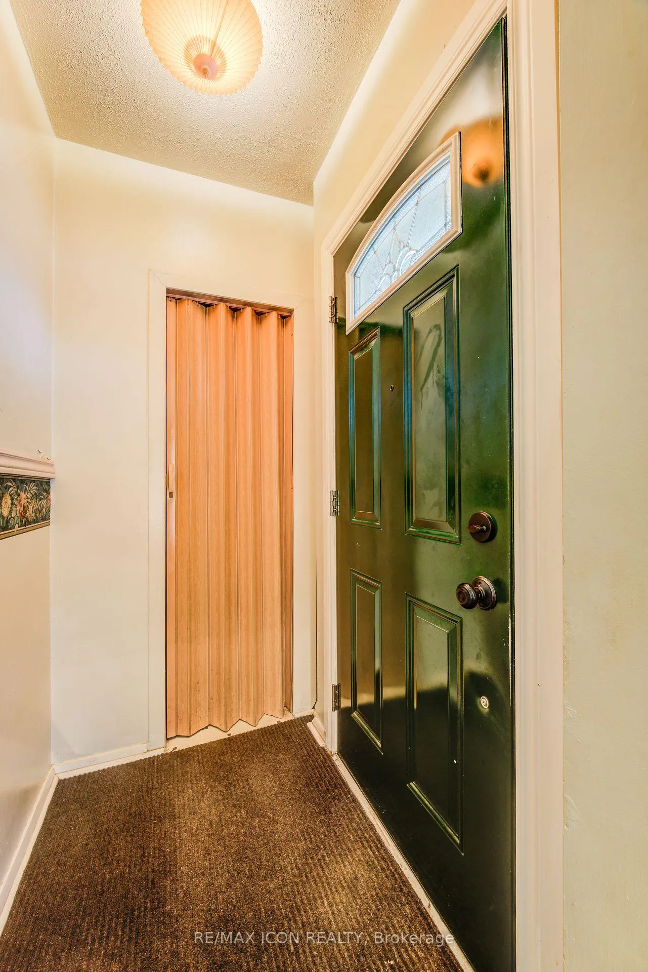 Photo 9 of 105 Lorne Crescent, Kitchener — HOMEH