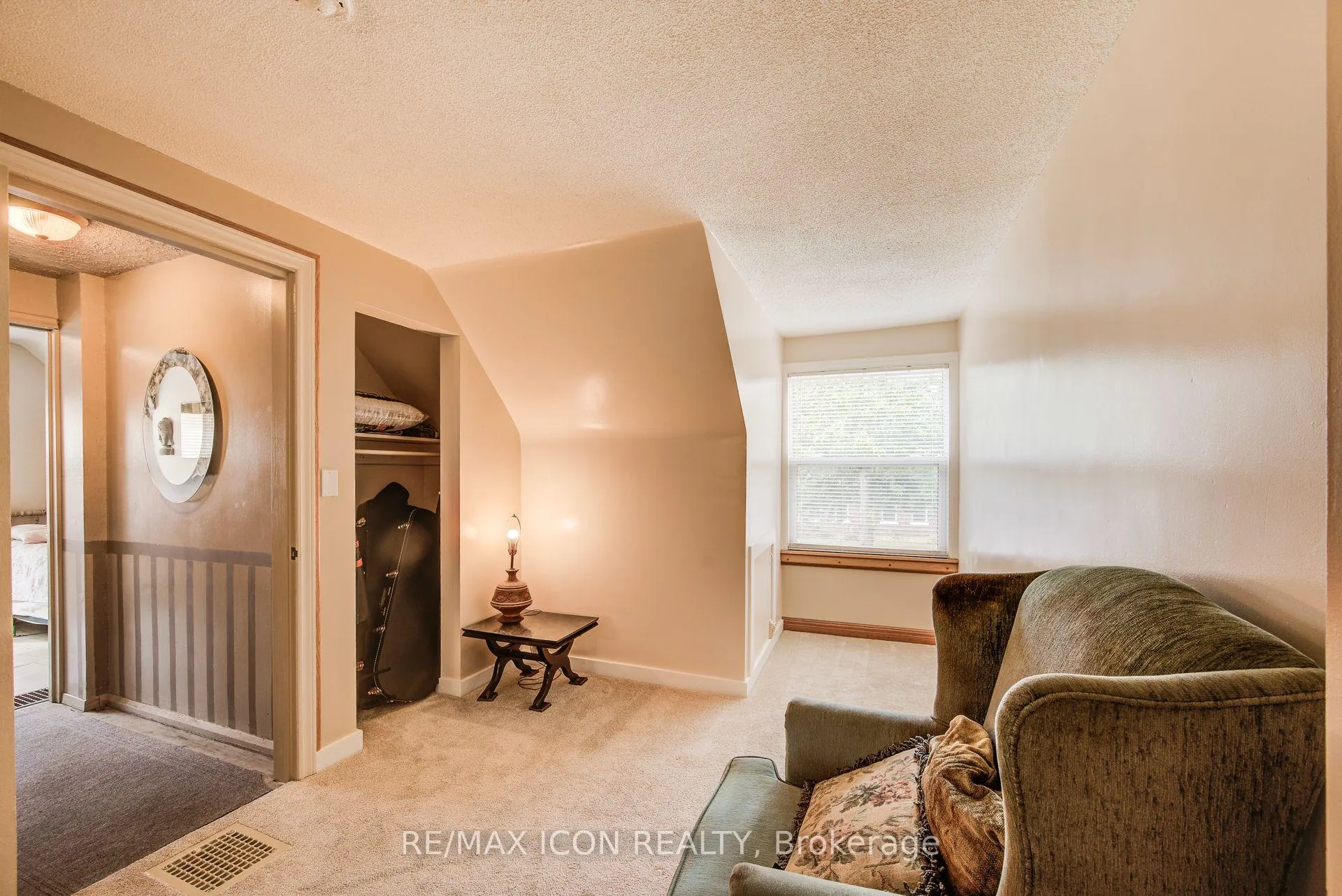 Photo 29 of 105 Lorne Crescent, Kitchener — HOMEH