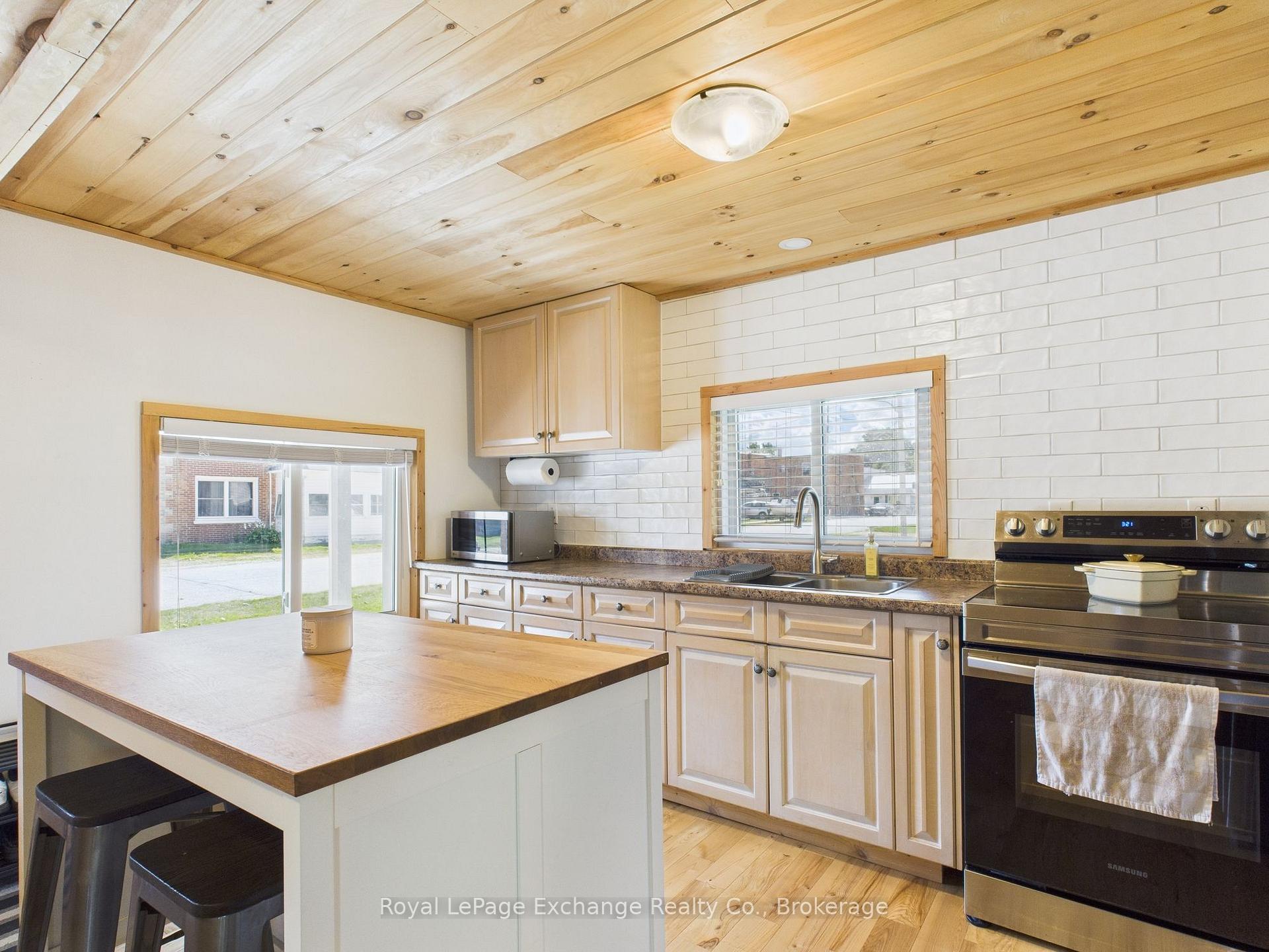 Photo 5 of 2061 Edward Street, Howick — HOMEH