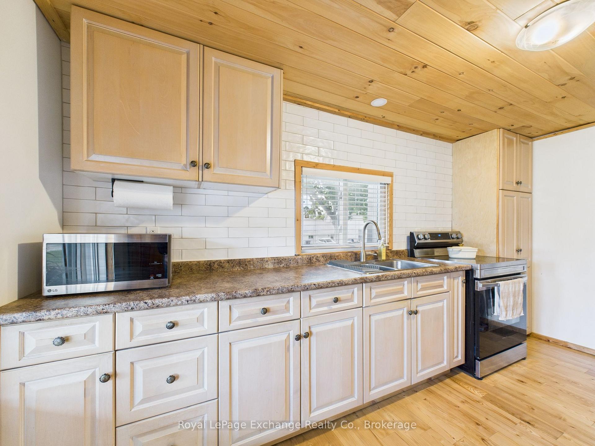 Photo 6 of 2061 Edward Street, Howick — HOMEH