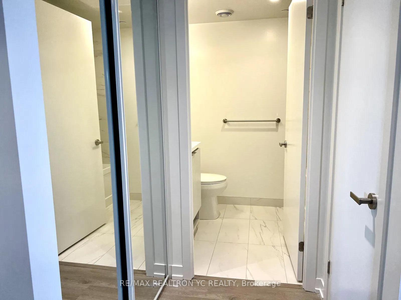 Photo 5 of Unit 4506, 138 Downes Street, Toronto, Waterfront Communities — HOMEH
