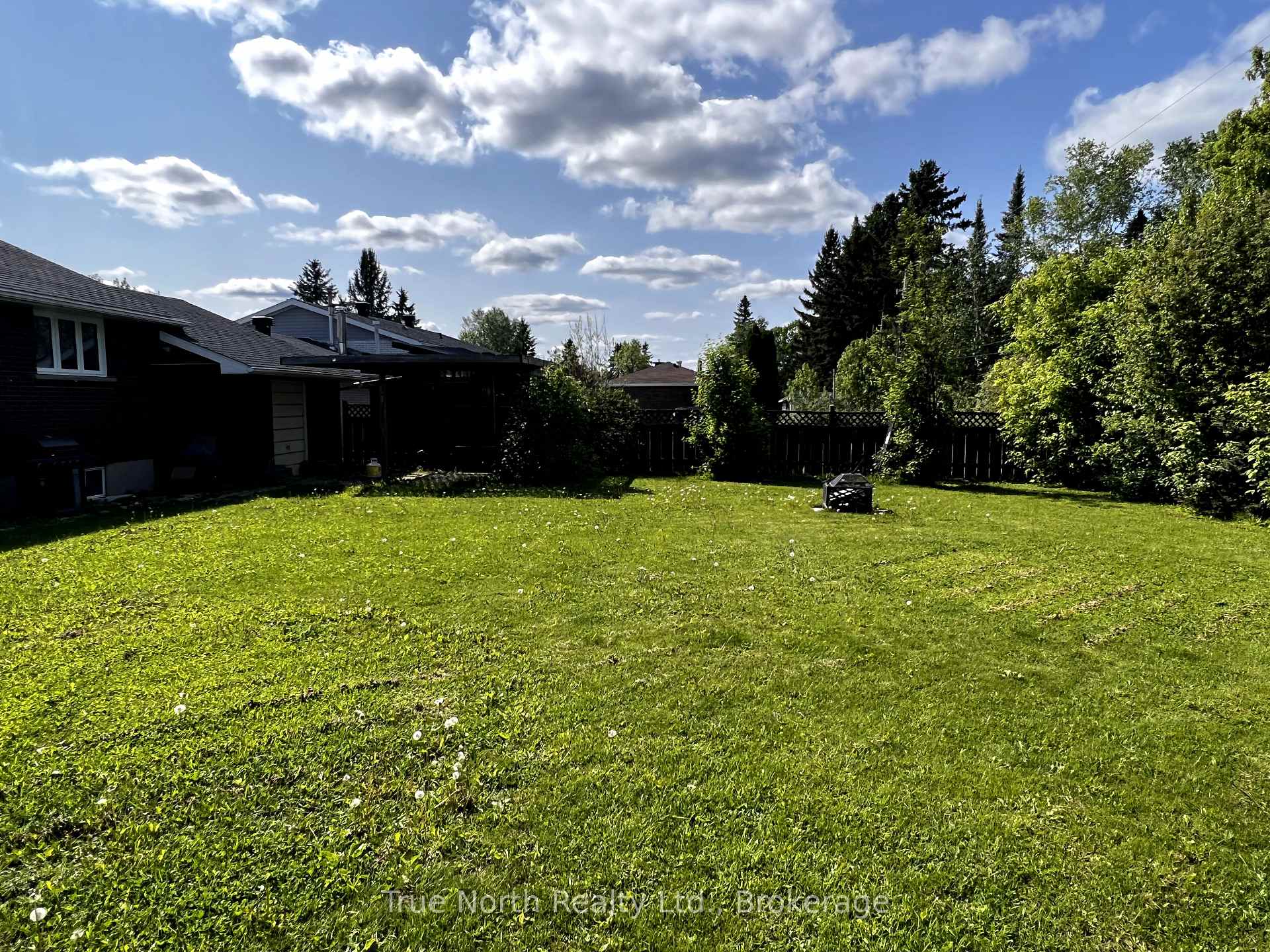 Photo 39 of 15 Seaborne Crescent, Kapuskasing — HOMEH
