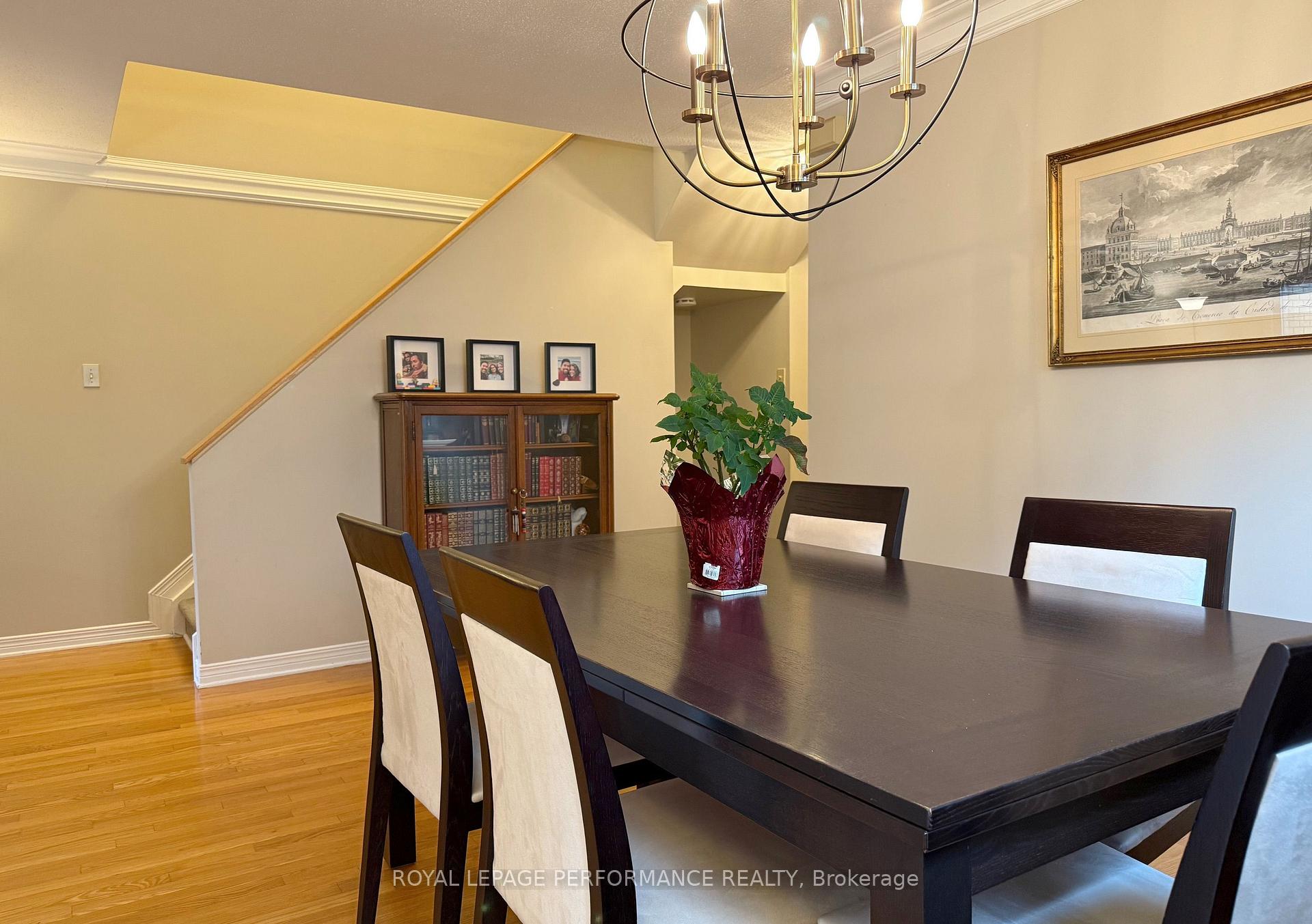 Photo 5 of 118 Dunbarton Court, Ottawa, Cardinal Glen — HOMEH