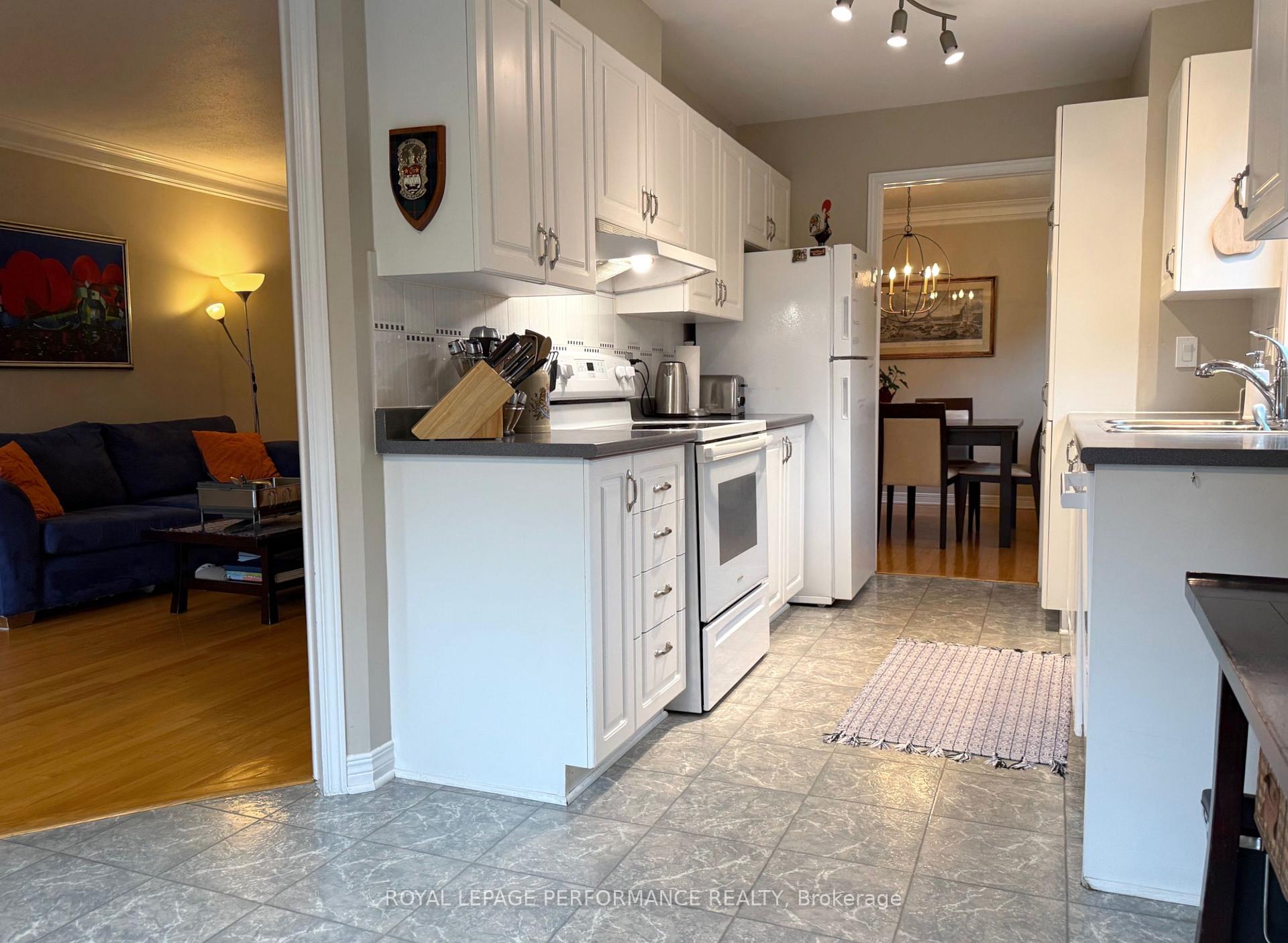 Photo 7 of 118 Dunbarton Court, Ottawa, Cardinal Glen — HOMEH