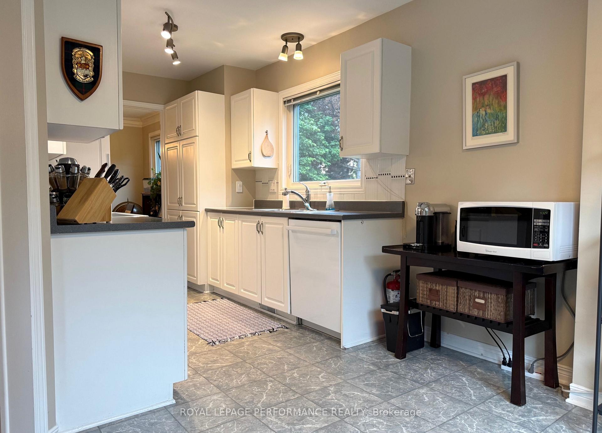 Photo 8 of 118 Dunbarton Court, Ottawa, Cardinal Glen — HOMEH