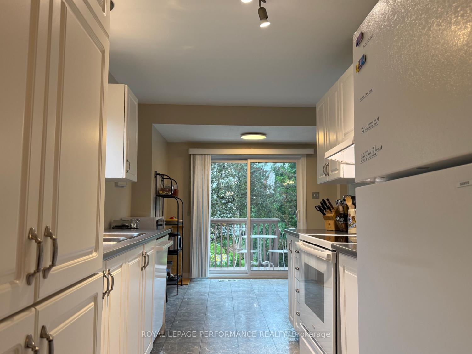 Photo 9 of 118 Dunbarton Court, Ottawa, Cardinal Glen — HOMEH