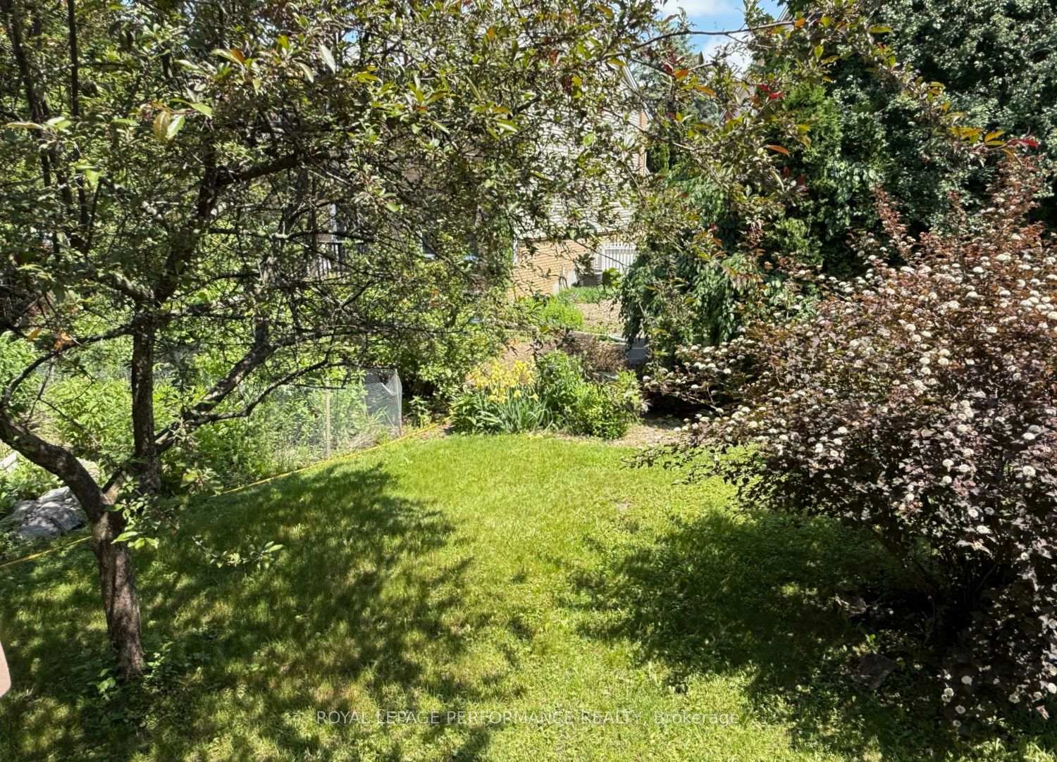 Photo 11 of 118 Dunbarton Court, Ottawa, Cardinal Glen — HOMEH