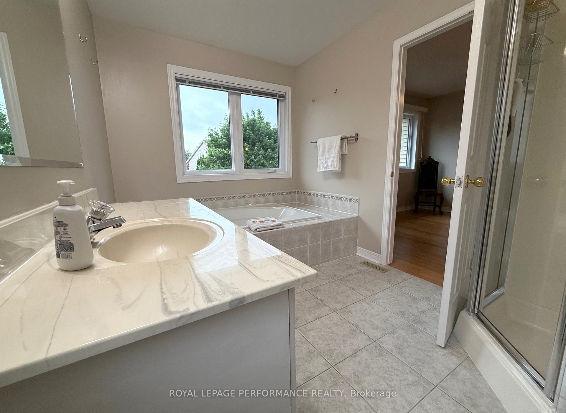 Photo 15 of 118 Dunbarton Court, Ottawa, Cardinal Glen — HOMEH