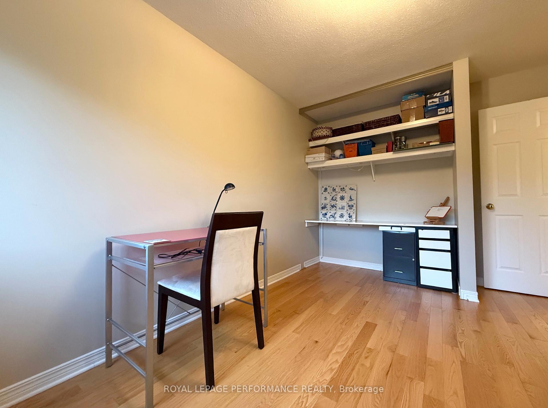 Photo 19 of 118 Dunbarton Court, Ottawa, Cardinal Glen — HOMEH