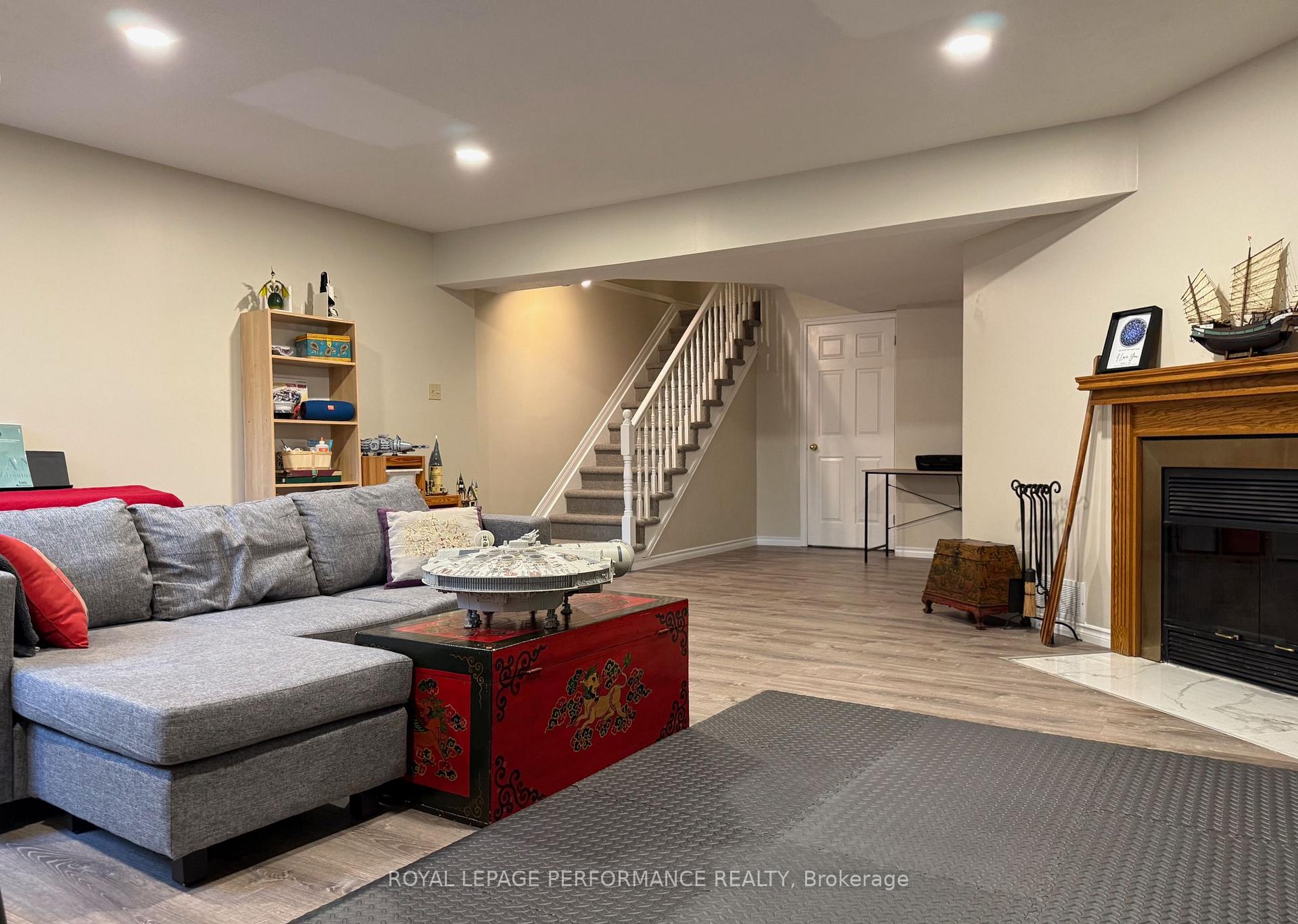 Photo 22 of 118 Dunbarton Court, Ottawa, Cardinal Glen — HOMEH