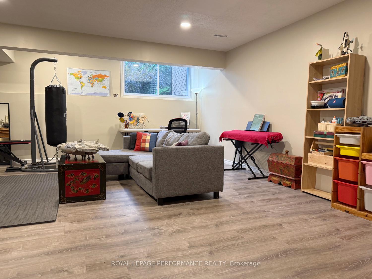 Photo 23 of 118 Dunbarton Court, Ottawa, Cardinal Glen — HOMEH