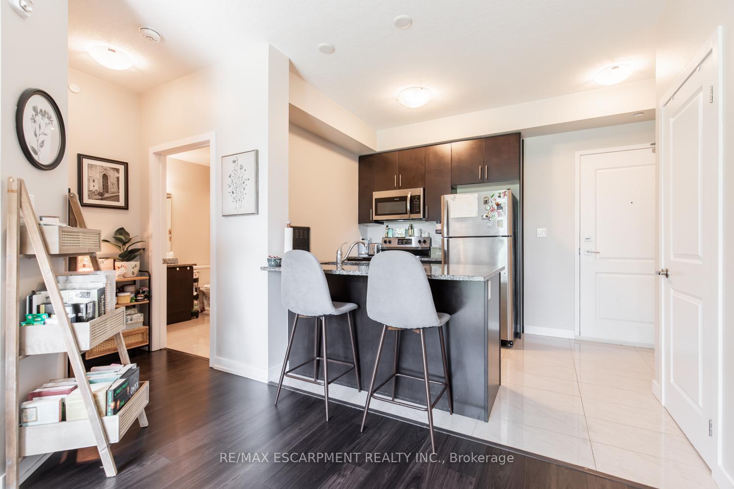 Photo 5 of Unit 116, 125 Shoreview Place, Hamilton, Stoney Creek — HOMEH