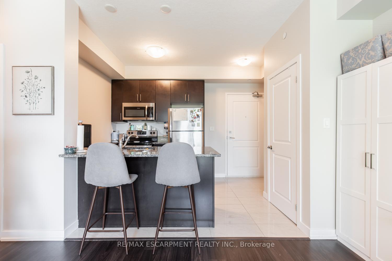 Photo 4 of Unit 116, 125 Shoreview Place, Hamilton, Stoney Creek — HOMEH