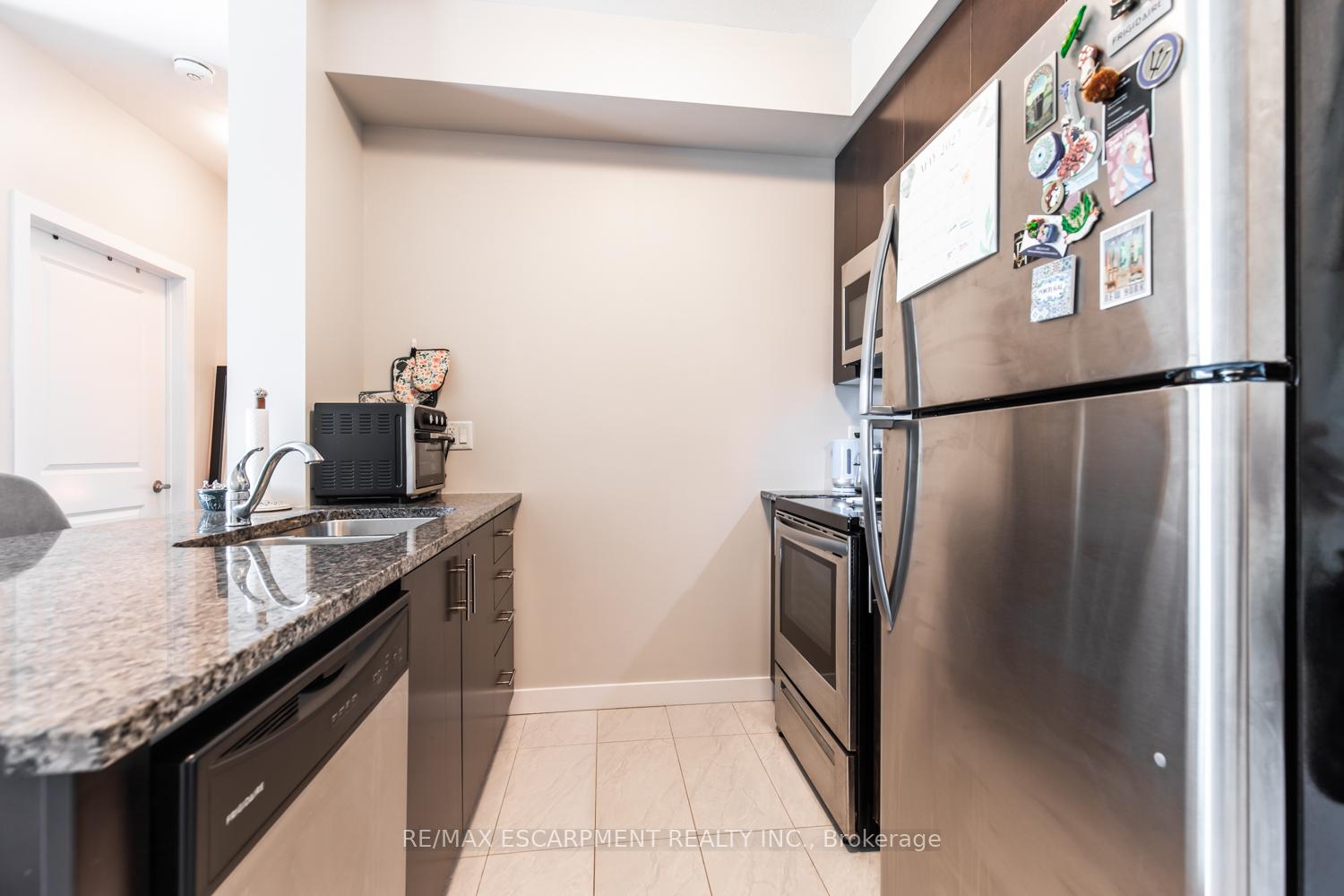 Photo 7 of Unit 116, 125 Shoreview Place, Hamilton, Stoney Creek — HOMEH