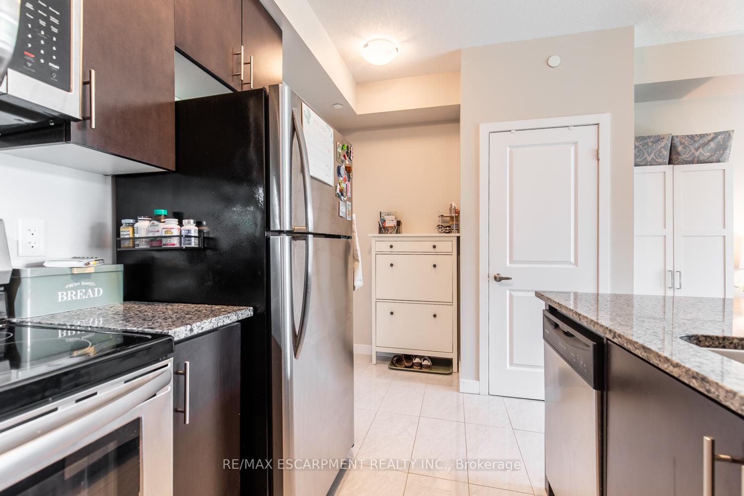 Photo 13 of Unit 116, 125 Shoreview Place, Hamilton, Stoney Creek — HOMEH
