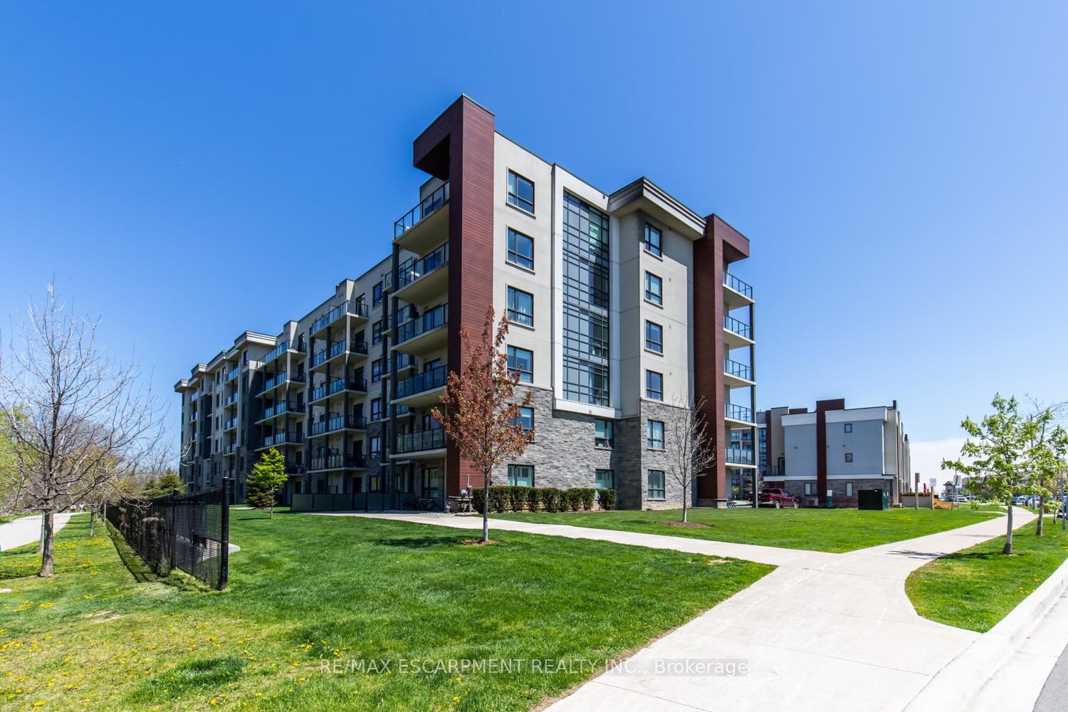 Photo 31 of Unit 116, 125 Shoreview Place, Hamilton, Stoney Creek — HOMEH