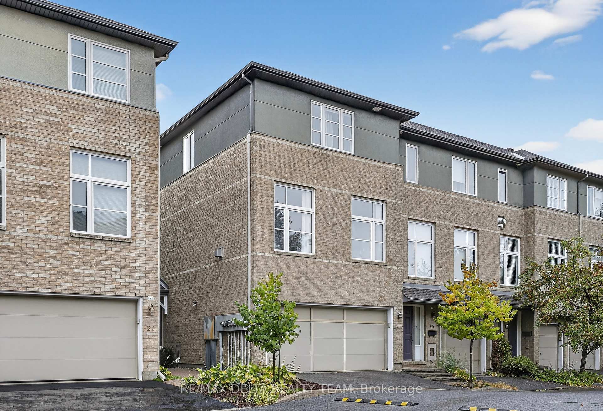 Photo 1 of 63 Highwood Private, Ottawa, Viscount Alexander Park — HOMEH