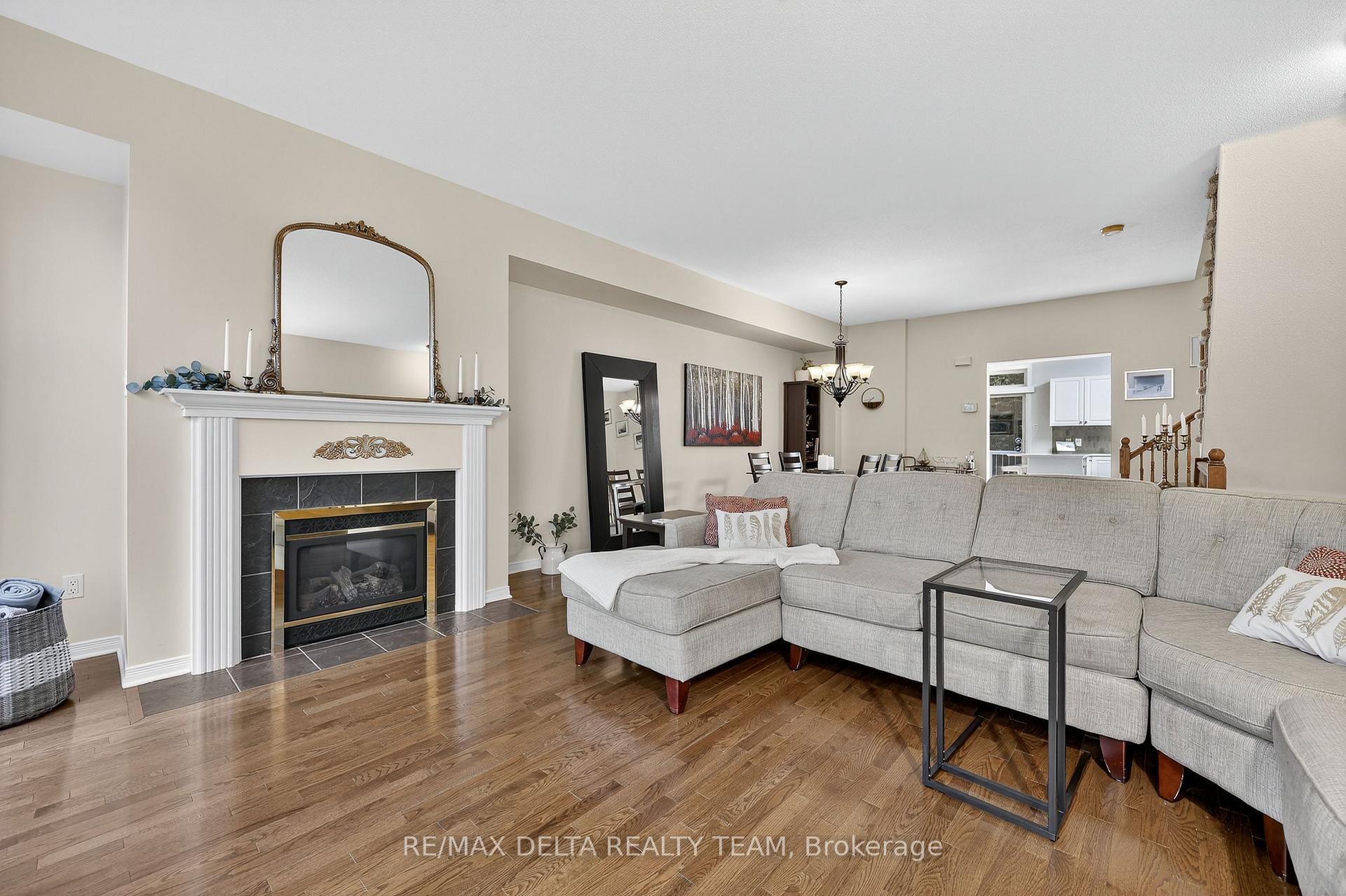Photo 9 of 63 Highwood Private, Ottawa, Viscount Alexander Park — HOMEH