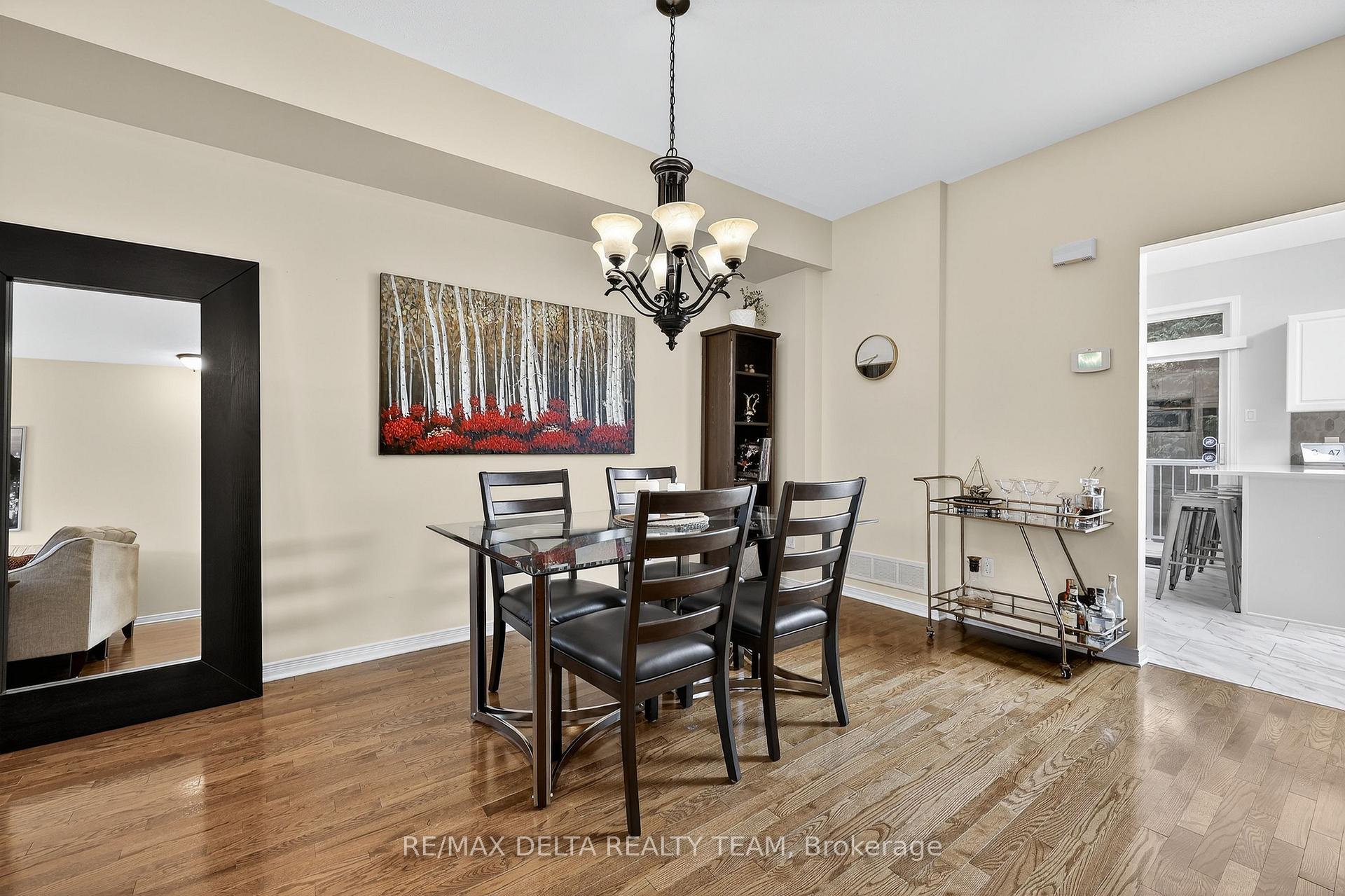 Photo 10 of 63 Highwood Private, Ottawa, Viscount Alexander Park — HOMEH