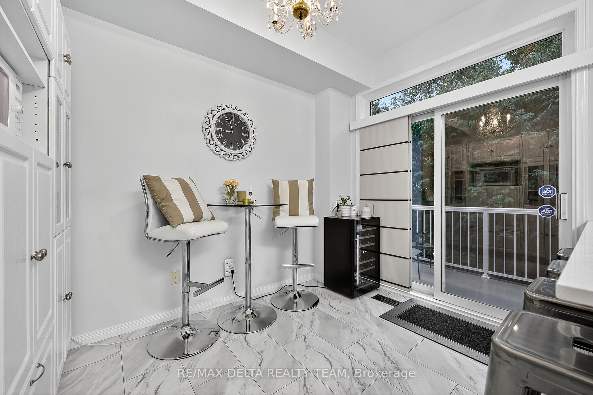 Photo 13 of 63 Highwood Private, Ottawa, Viscount Alexander Park — HOMEH