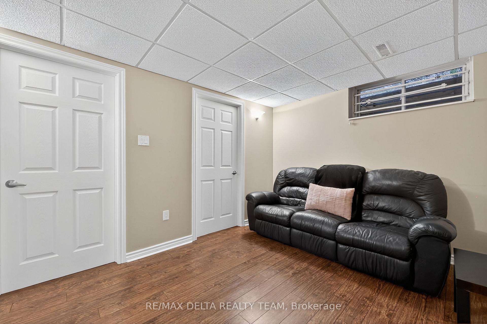 Photo 23 of 63 Highwood Private, Ottawa, Viscount Alexander Park — HOMEH