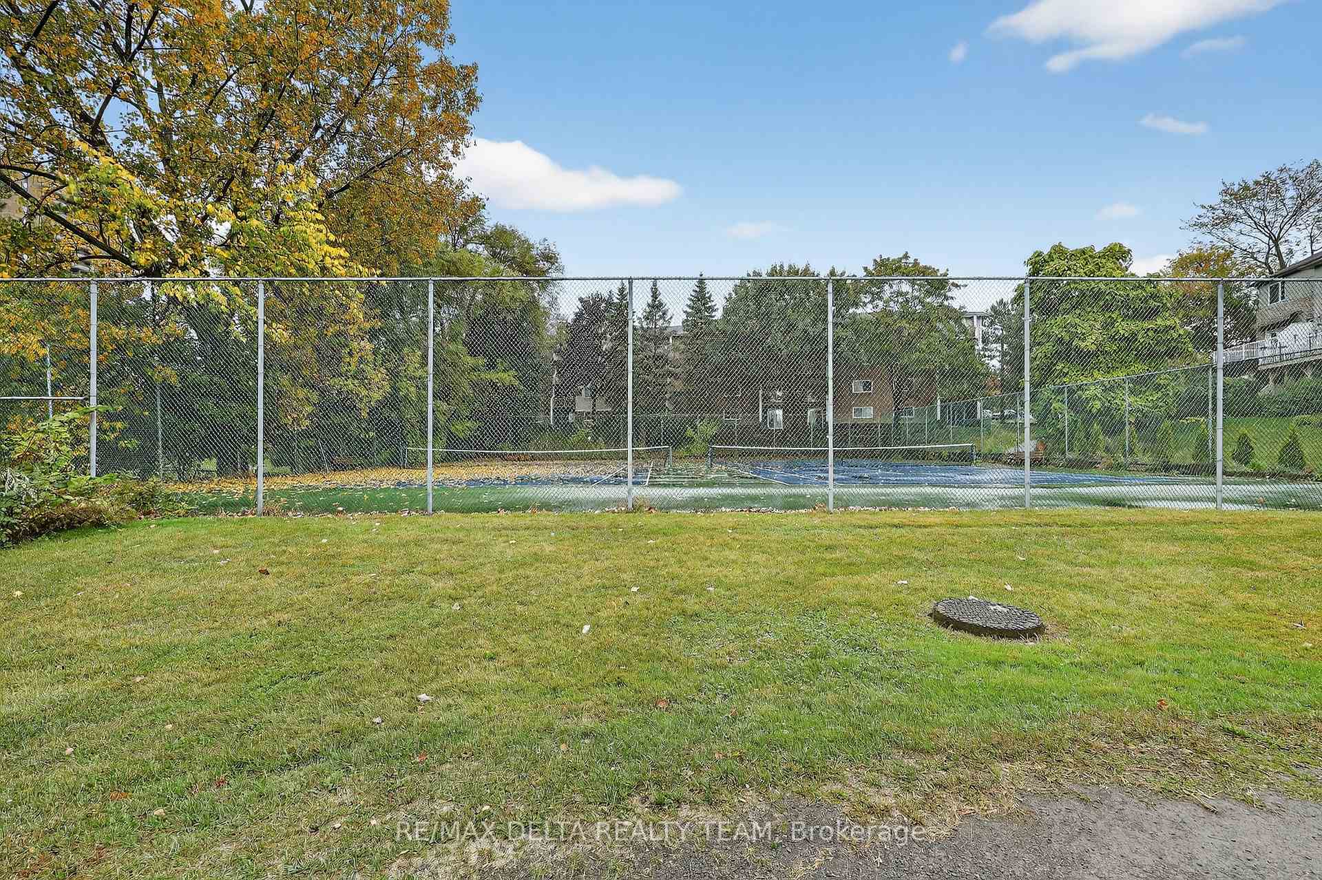 Photo 30 of 63 Highwood Private, Ottawa, Viscount Alexander Park — HOMEH
