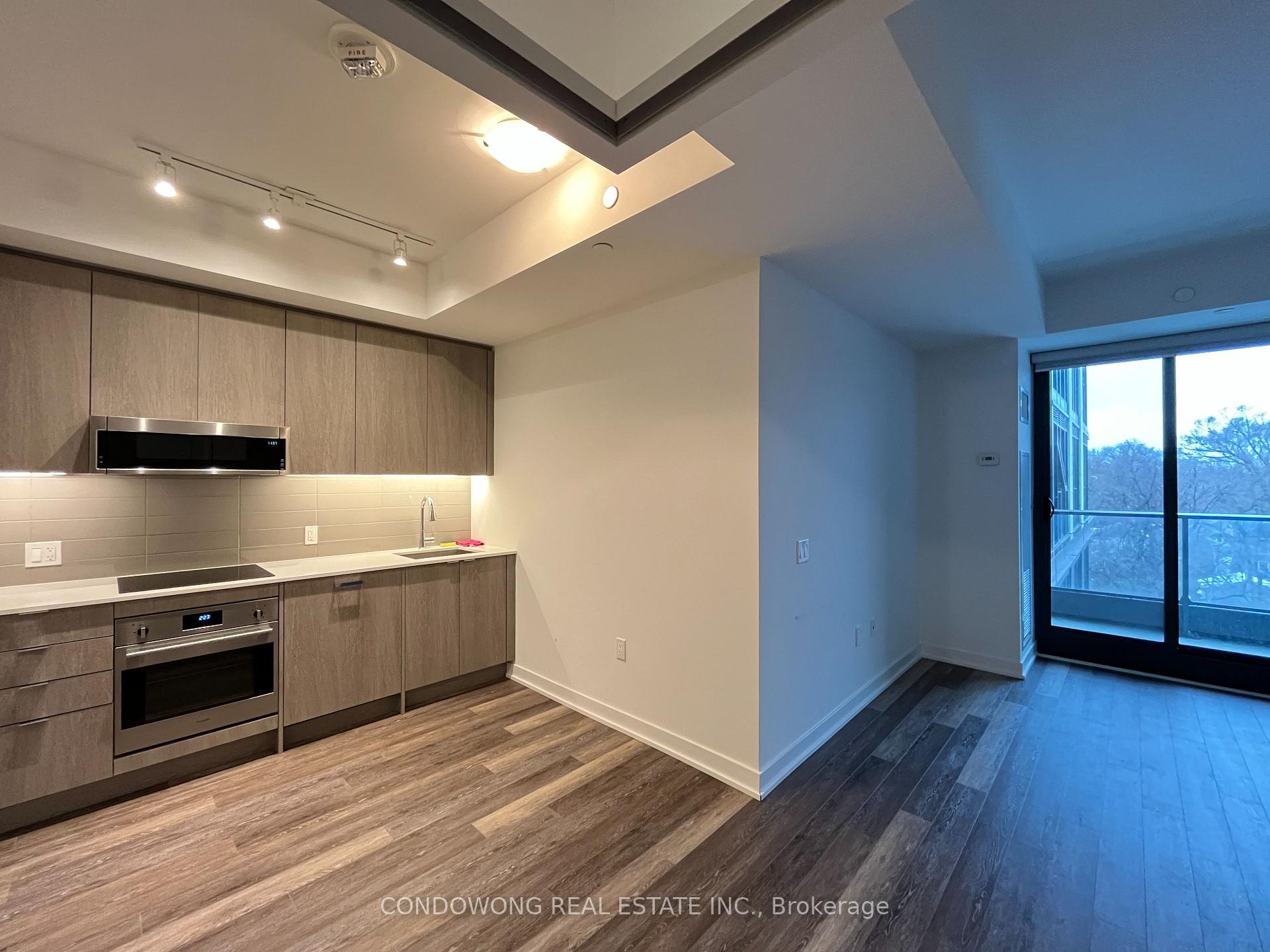 Front of Unit 601, 250 Lawrence Avenue W