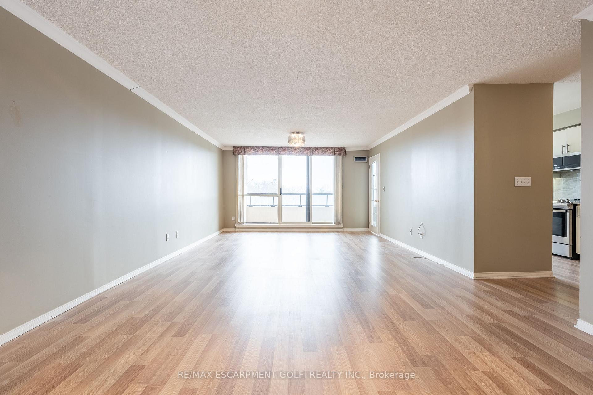 Photo 6 of Unit 605, 3 Towering Heights Boulevard, St. Catharines, Glendale/Glenridge — HOMEH