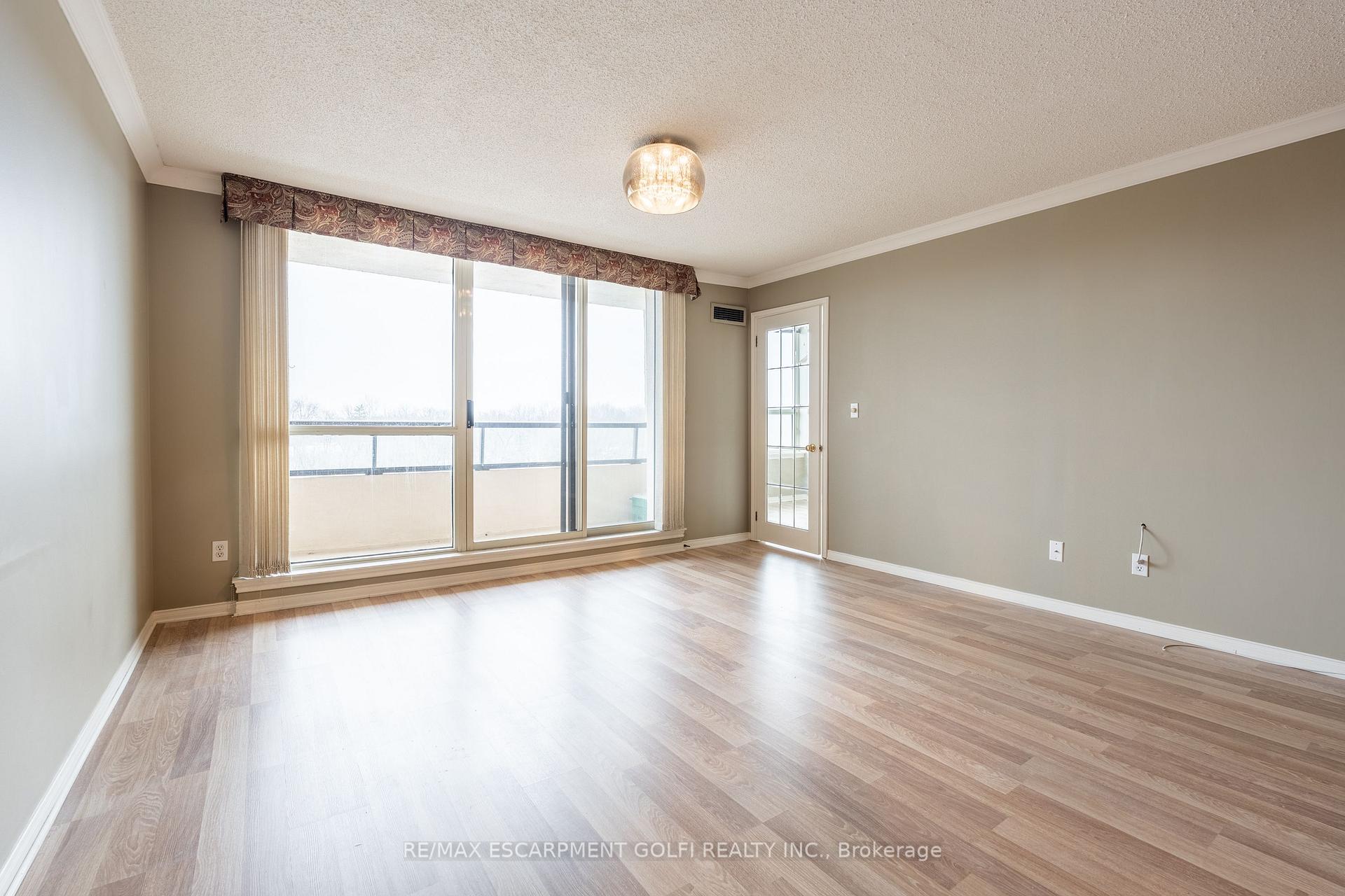 Photo 37 of Unit 605, 3 Towering Heights Boulevard, St. Catharines, Glendale/Glenridge — HOMEH