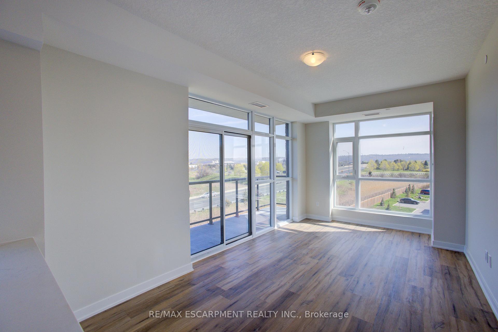 Photo 14 of Unit 421, 600 North Service Road, Hamilton, Stoney Creek — HOMEH
