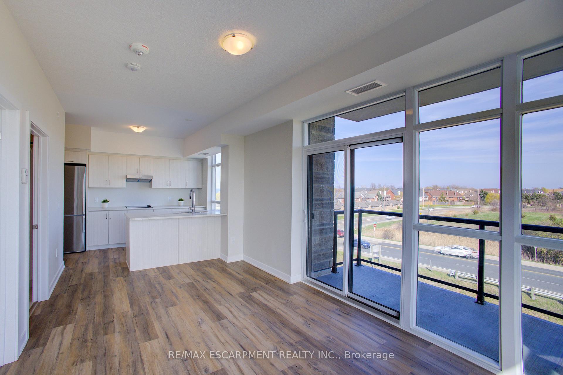 Photo 15 of Unit 421, 600 North Service Road, Hamilton, Stoney Creek — HOMEH
