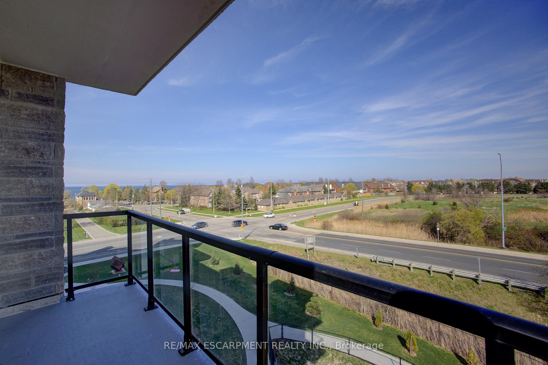 Photo 16 of Unit 421, 600 North Service Road, Hamilton, Stoney Creek — HOMEH