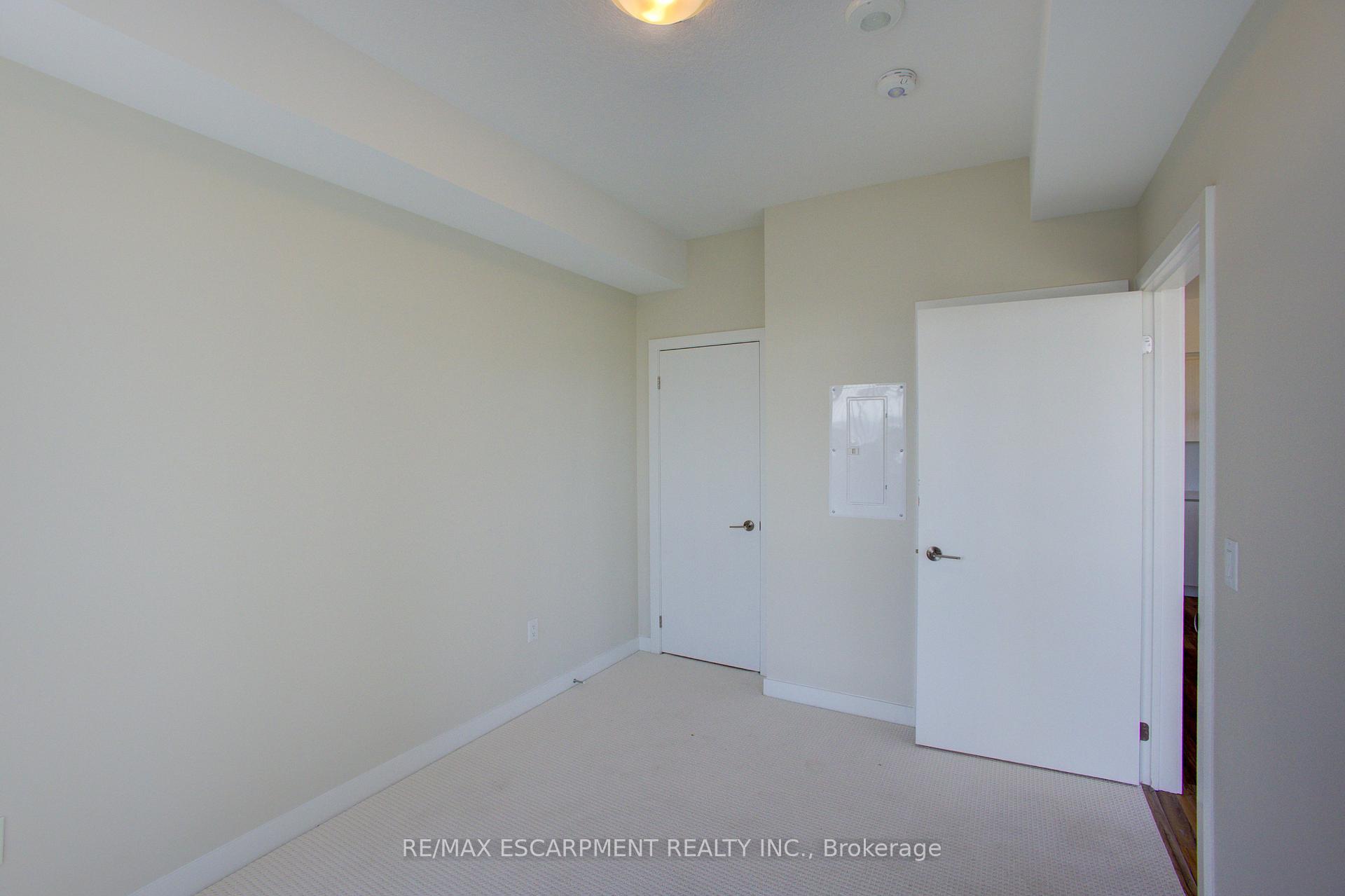 Photo 18 of Unit 421, 600 North Service Road, Hamilton, Stoney Creek — HOMEH