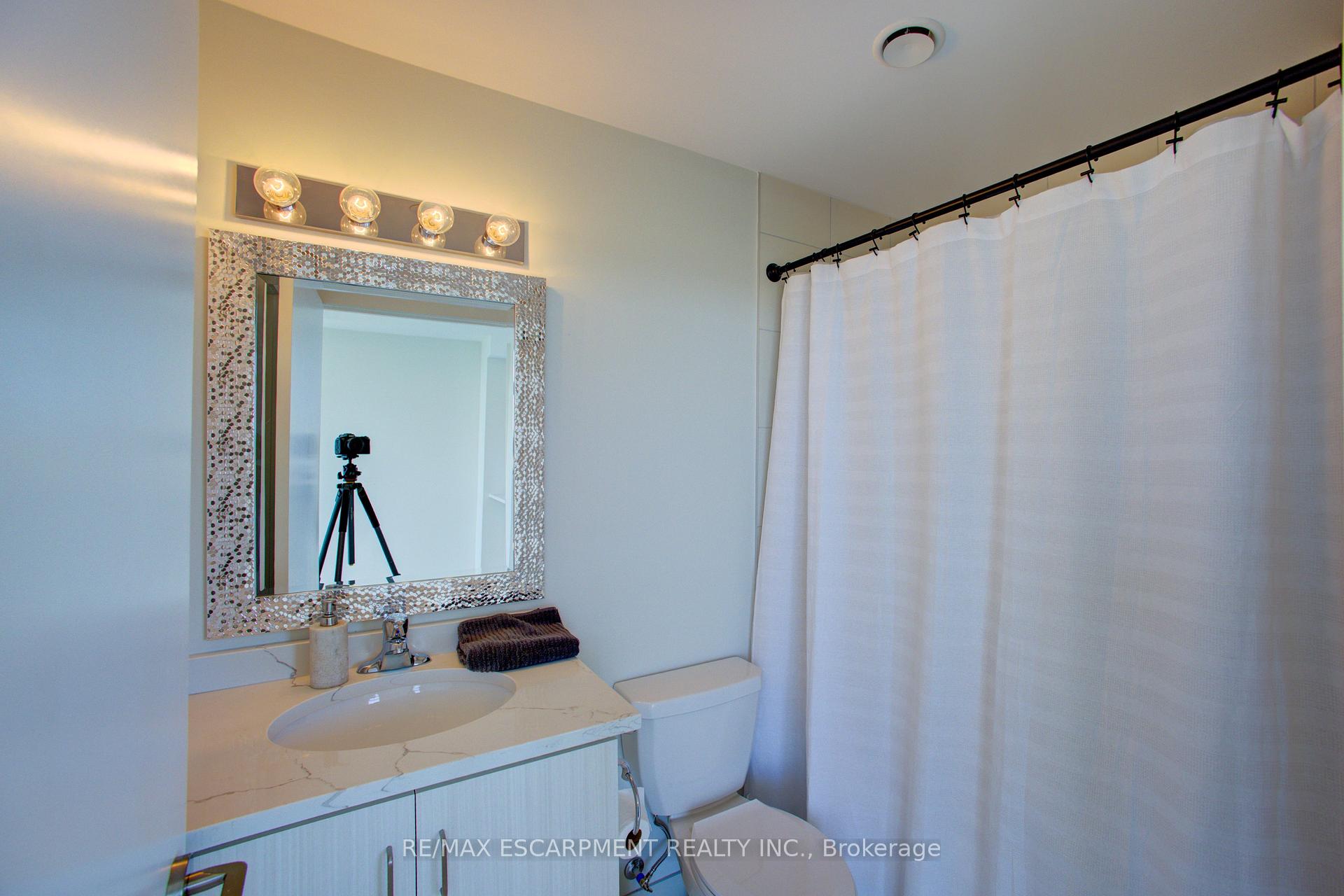 Photo 20 of Unit 421, 600 North Service Road, Hamilton, Stoney Creek — HOMEH
