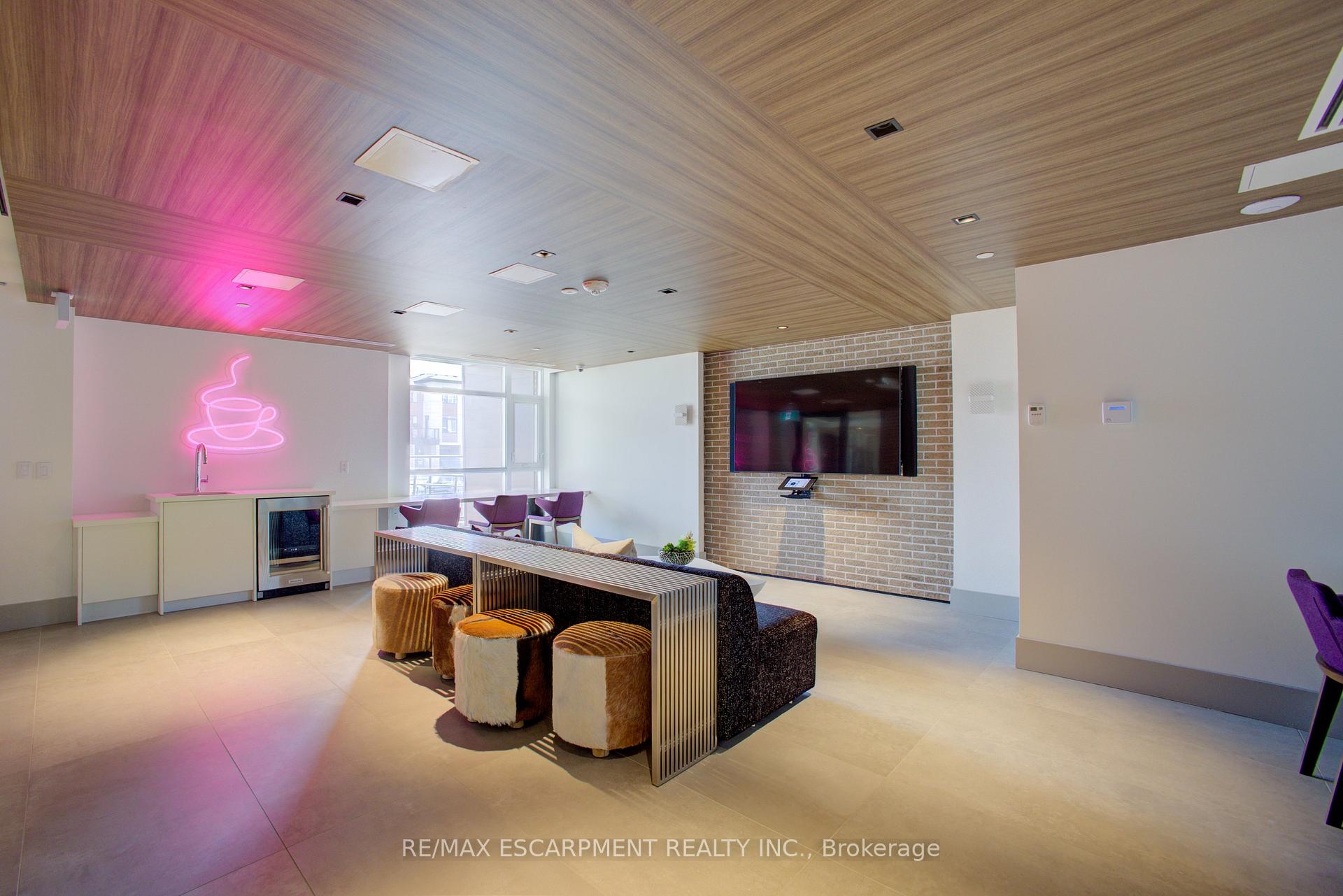 Photo 30 of Unit 421, 600 North Service Road, Hamilton, Stoney Creek — HOMEH