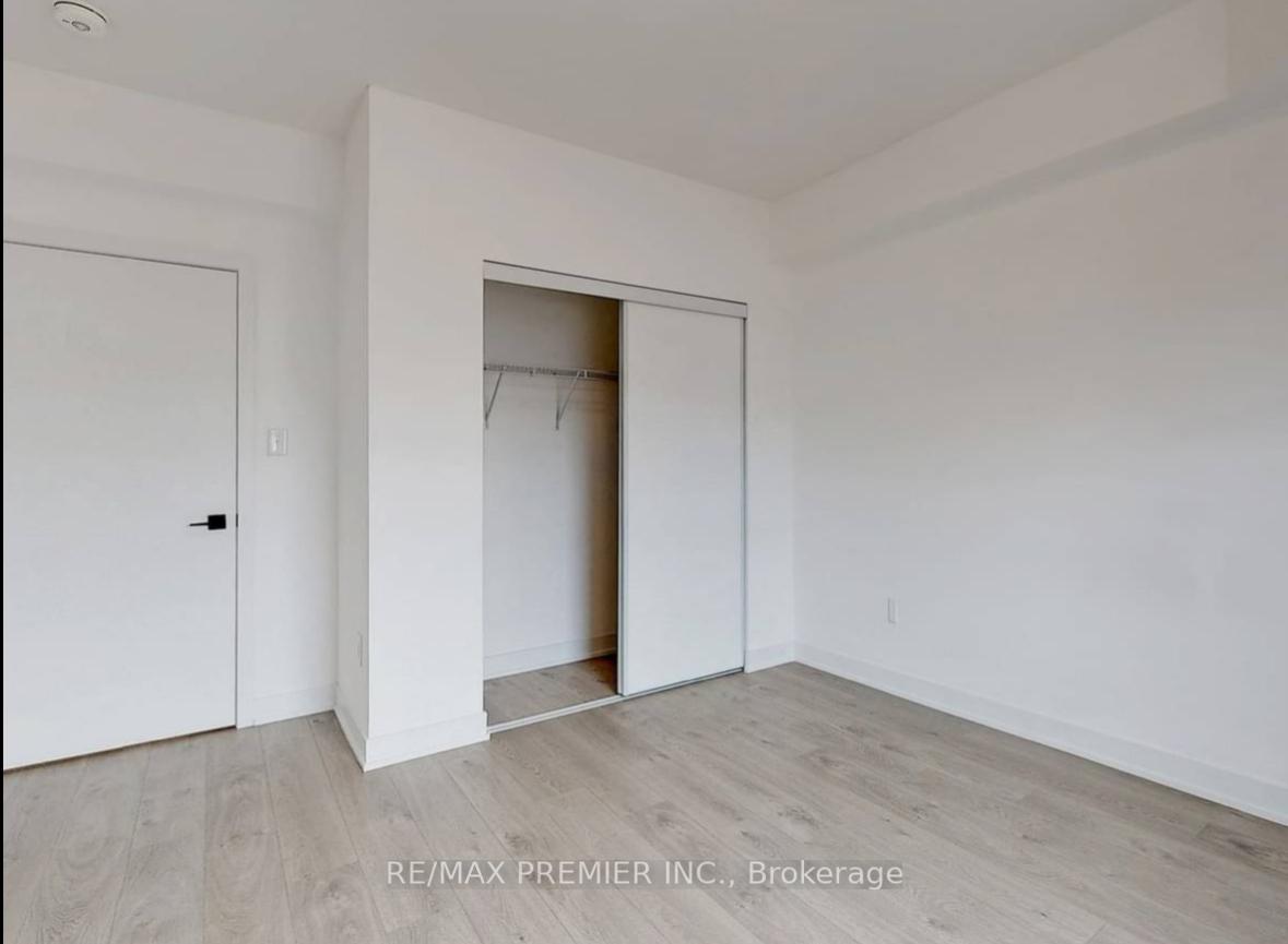 Photo 8 of Unit 607, 5 Chef Lane N, Barrie, Innis-Shore — HOMEH
