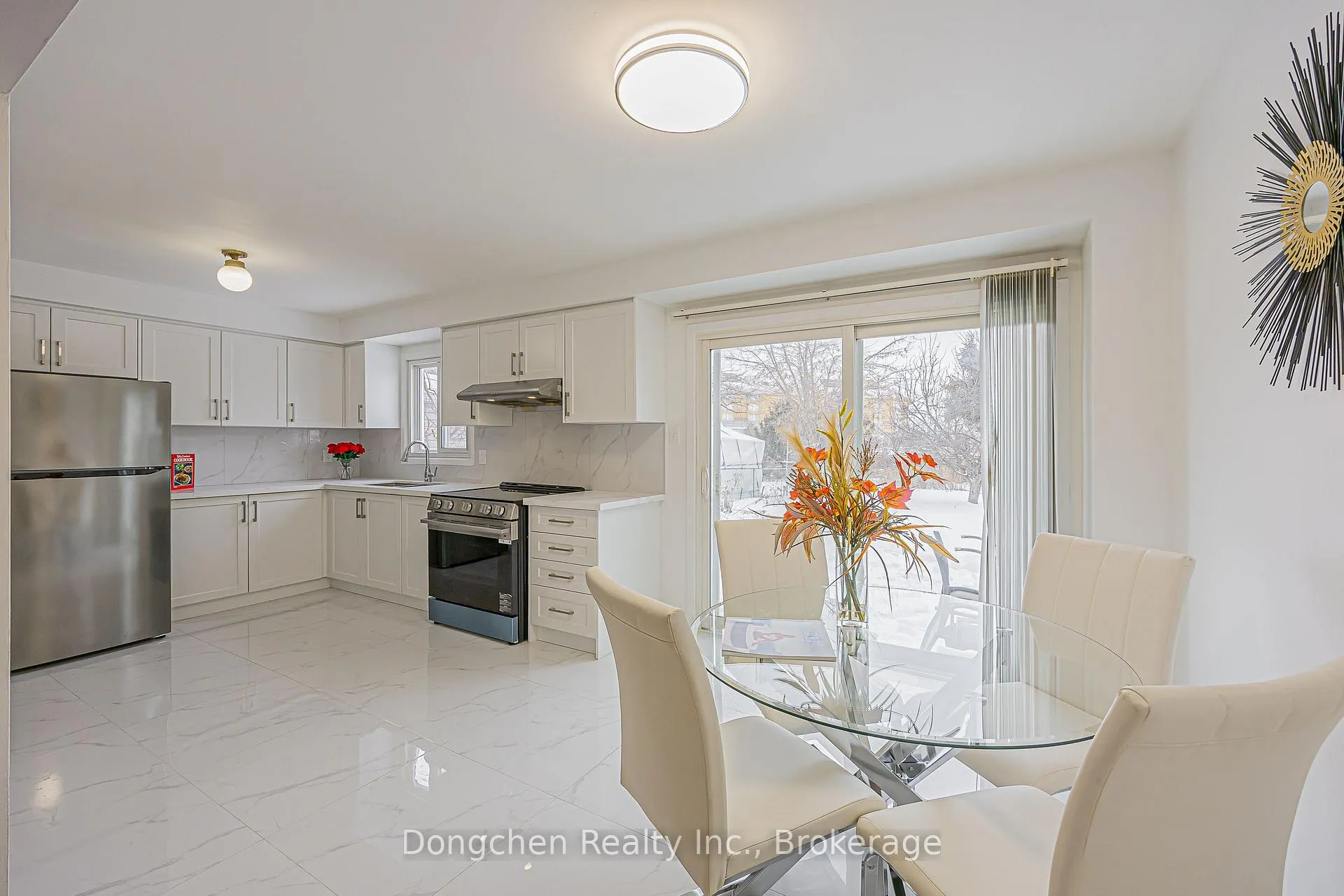 Photo 13 of 152 Risebrough Circuit, Markham, Milliken Mills West — HOMEH