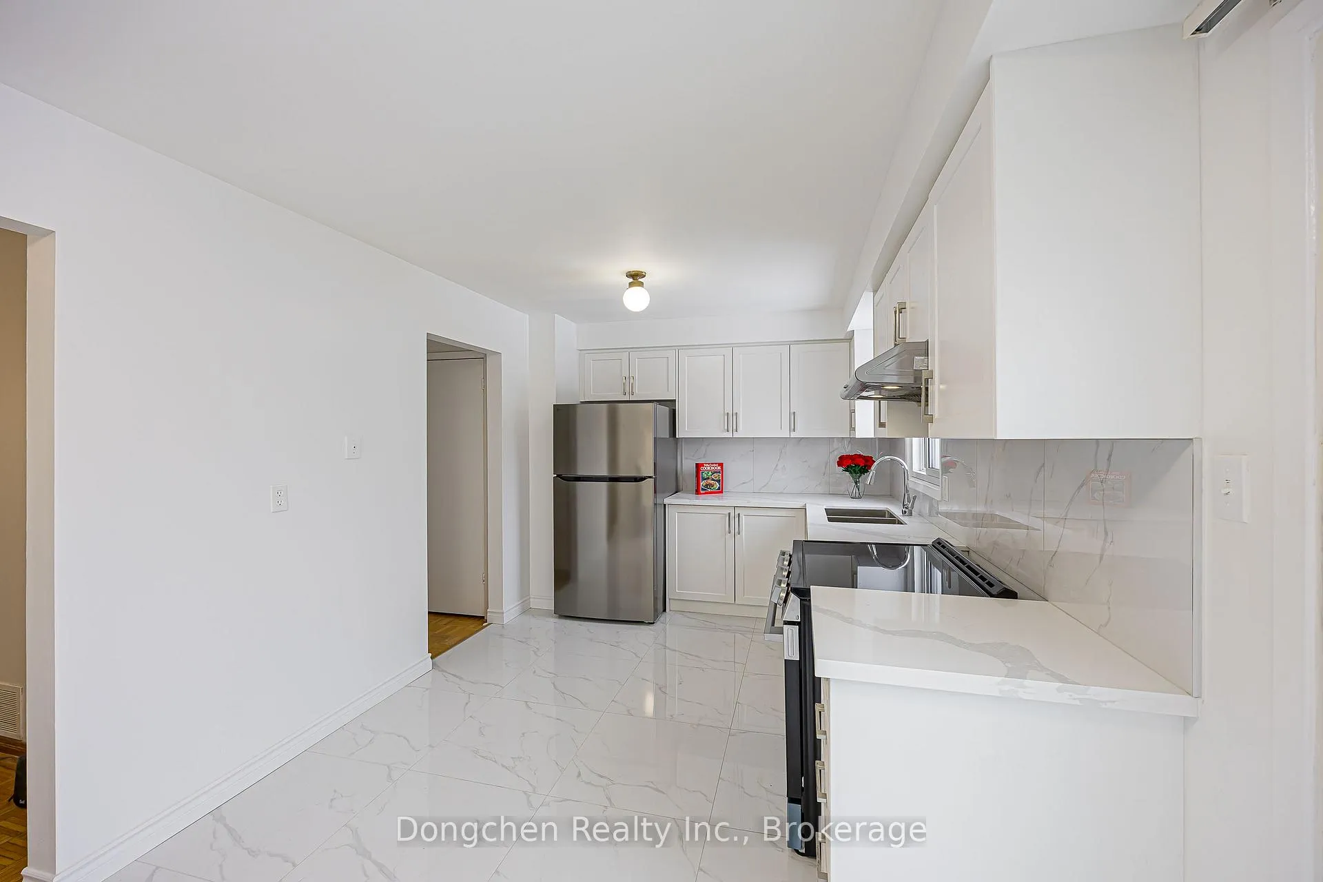 Photo 16 of 152 Risebrough Circuit, Markham, Milliken Mills West — HOMEH