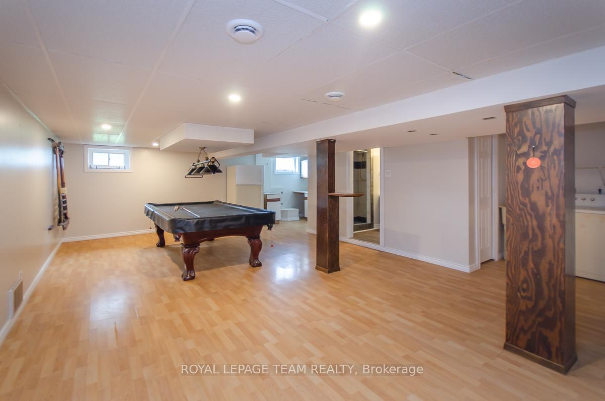 Photo 15 of 16 Brook Lane, Ottawa, Meadowlands/Crestview — HOMEH