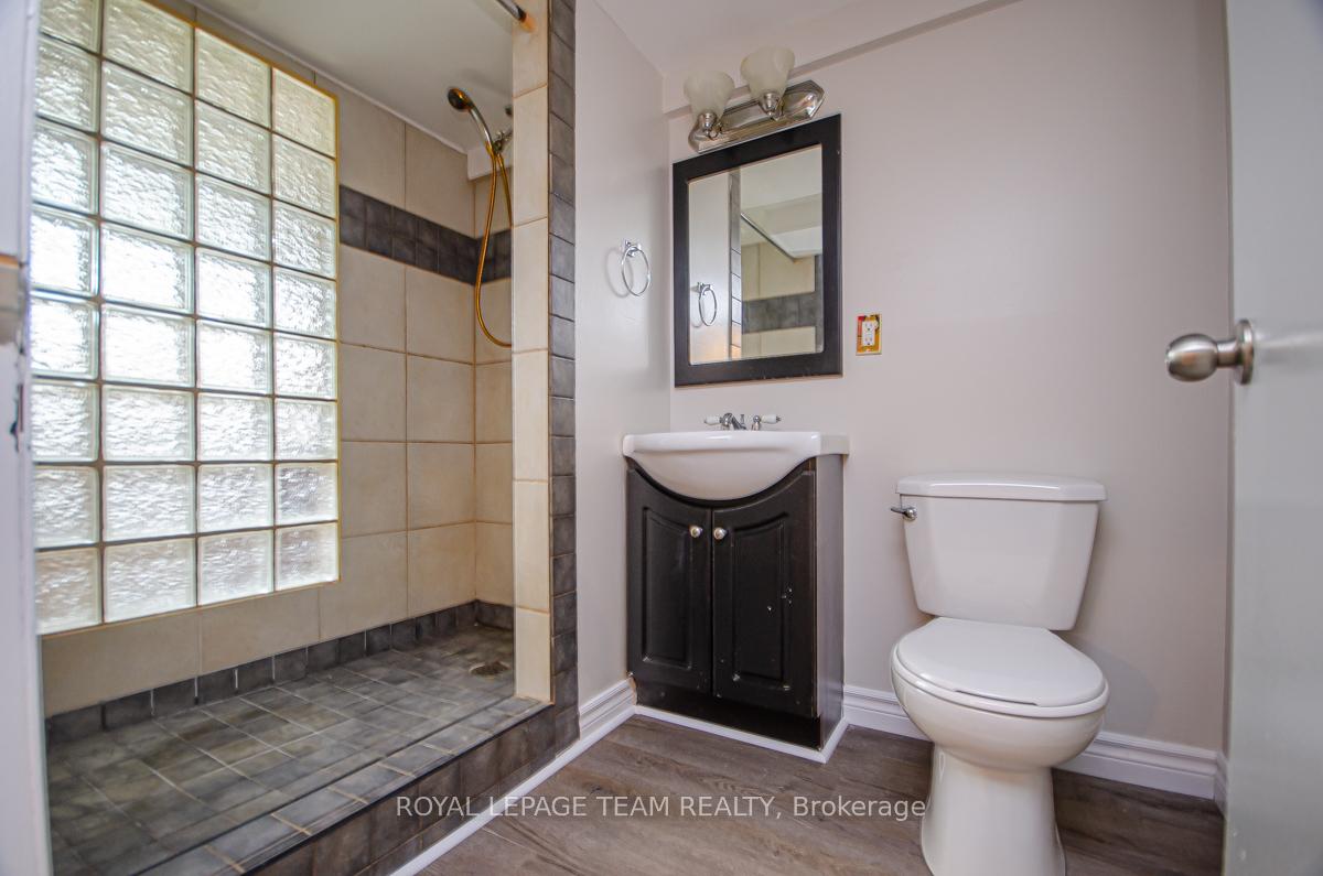 Photo 18 of 16 Brook Lane, Ottawa, Meadowlands/Crestview — HOMEH